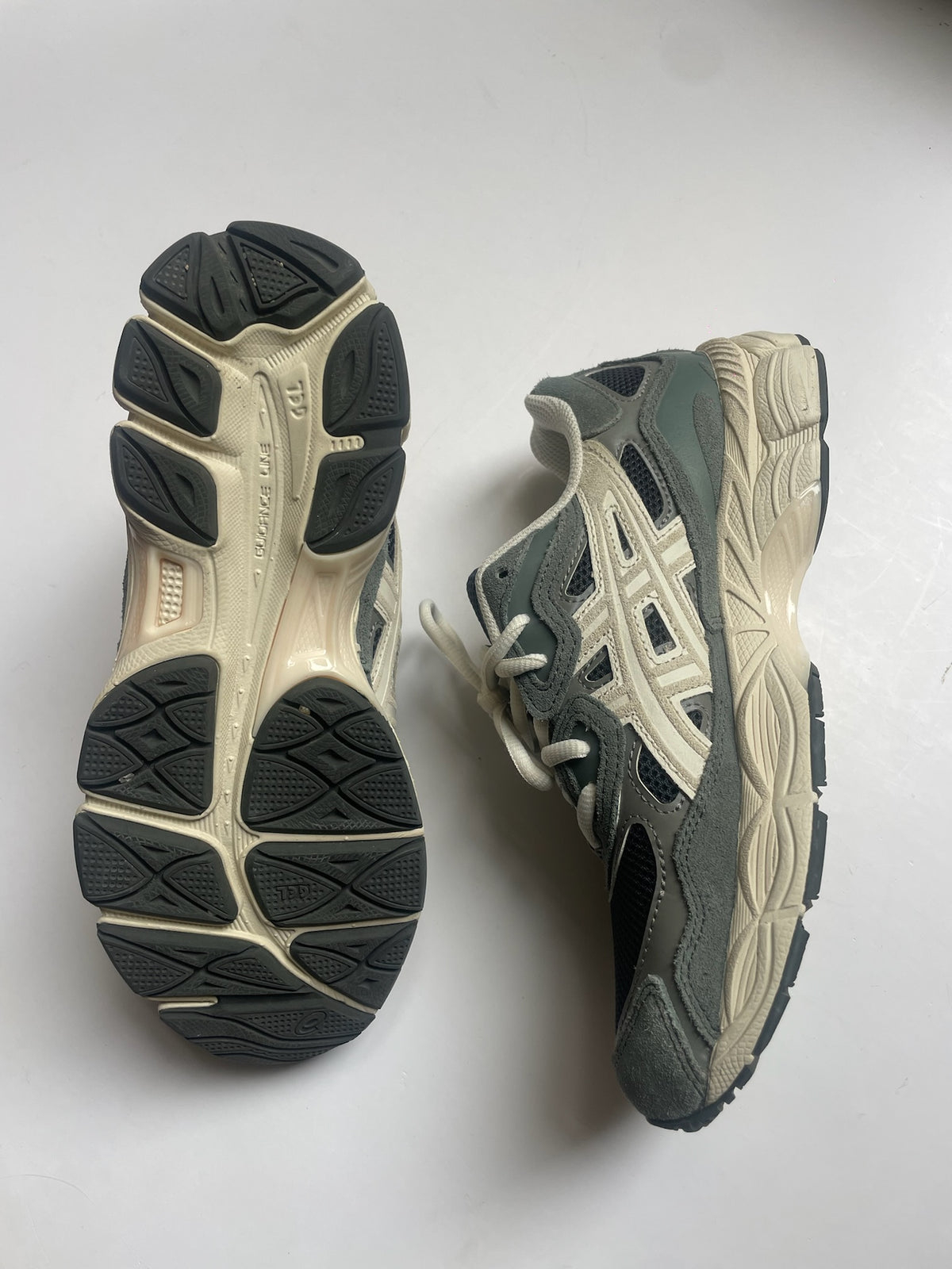 Asics Sneakers