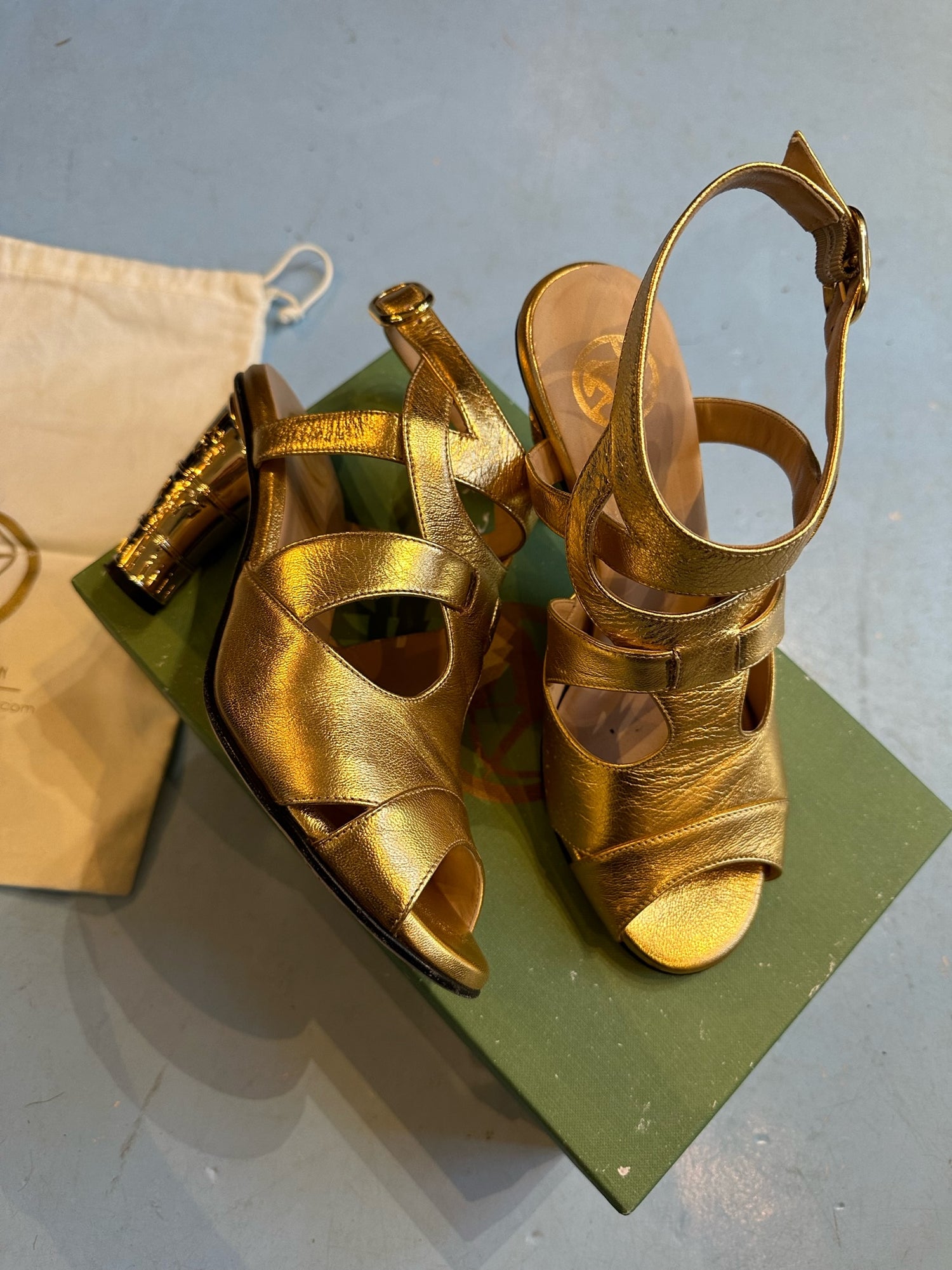 Henriette Øst Hansen Guldhorn Stilet