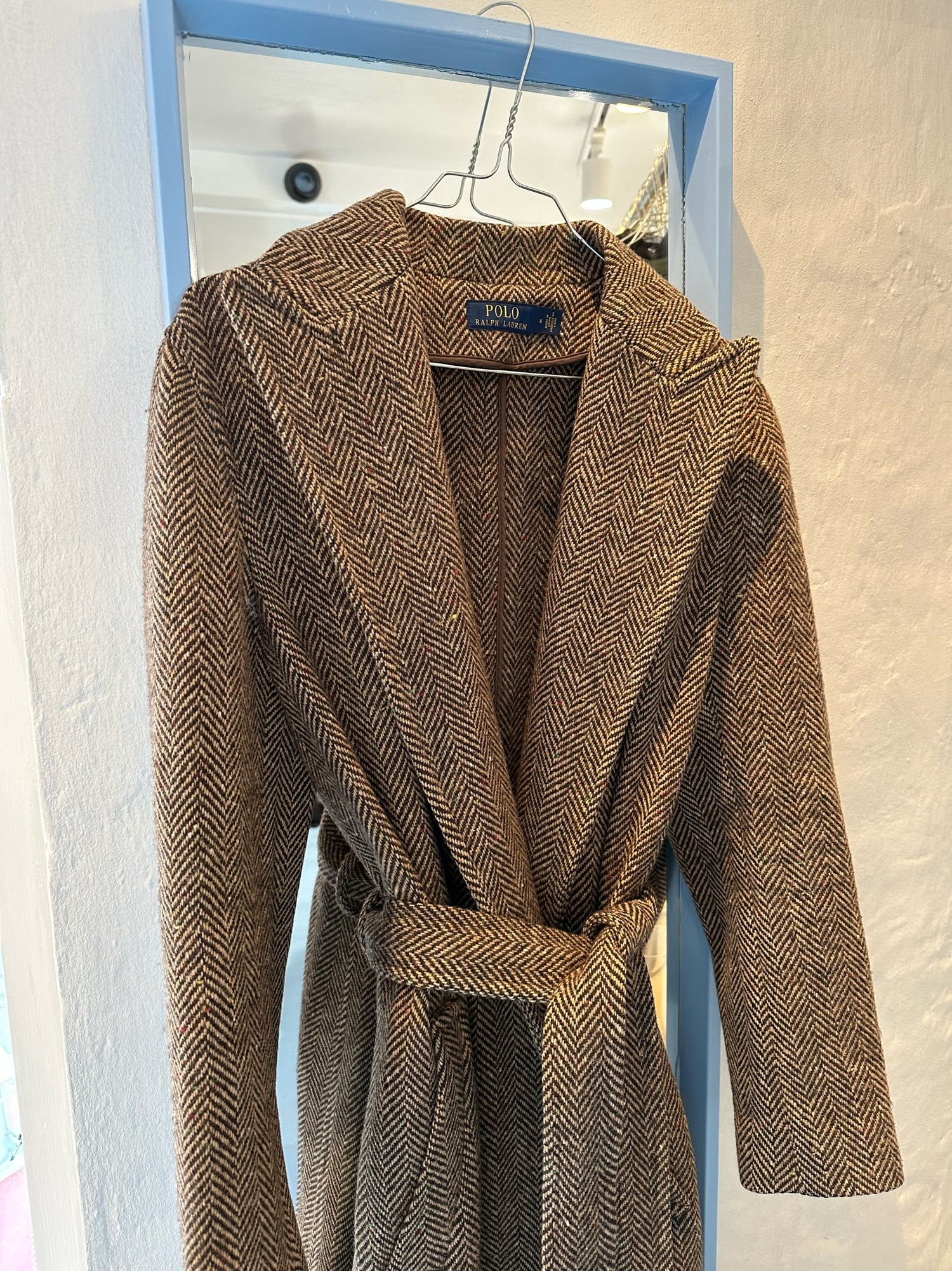 Ralph Lauren Herringbone Frakke forfra tæt på