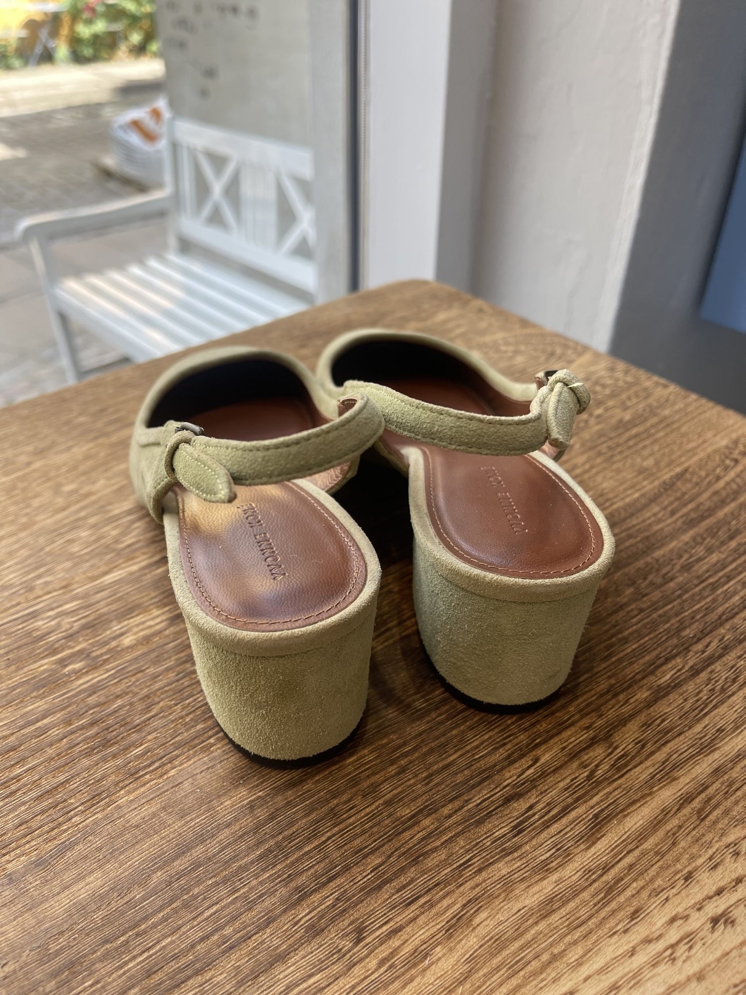 Yvonne Koné Slingback Heels bagfra