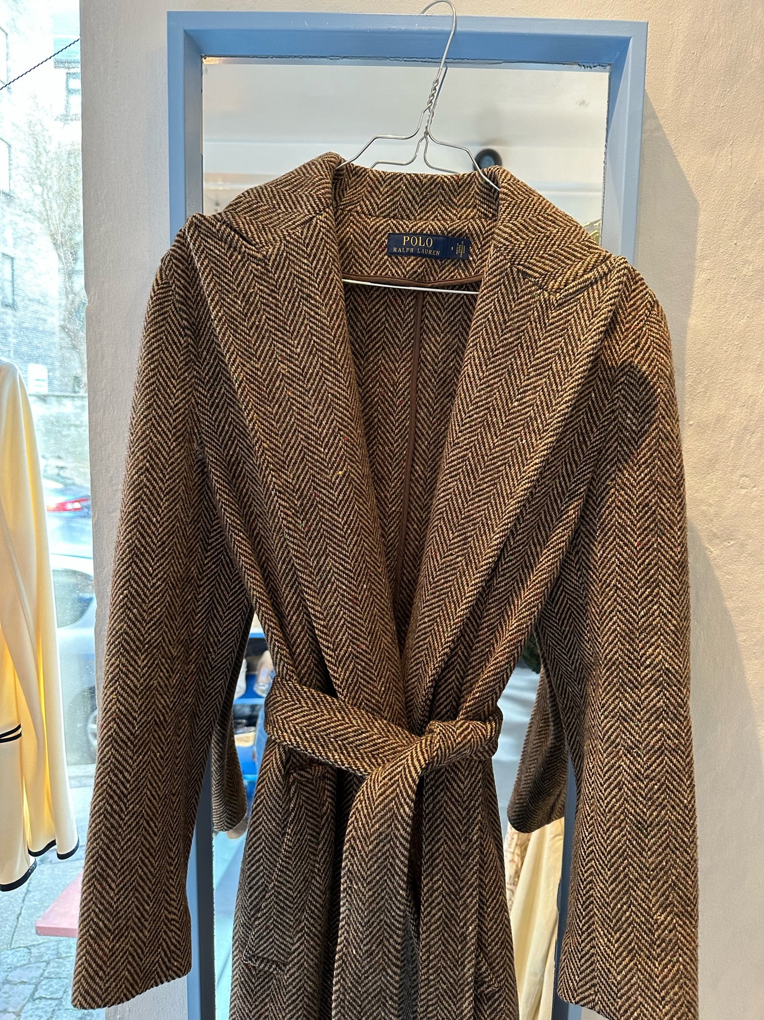 Ralph Lauren Herringbone Frakke forfra tæt på