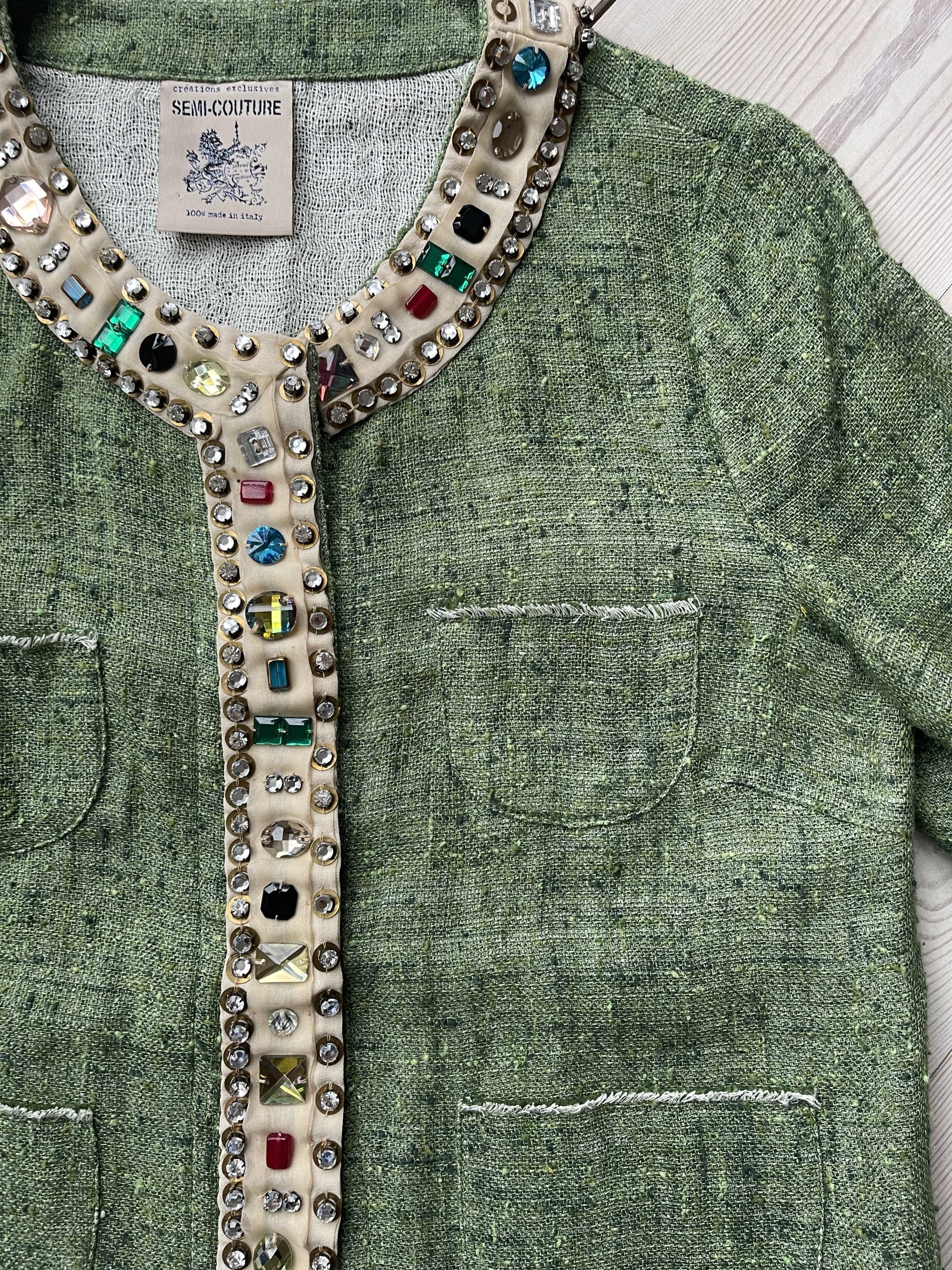 Semi Couture Jakke grøn med perler forfra tæt på