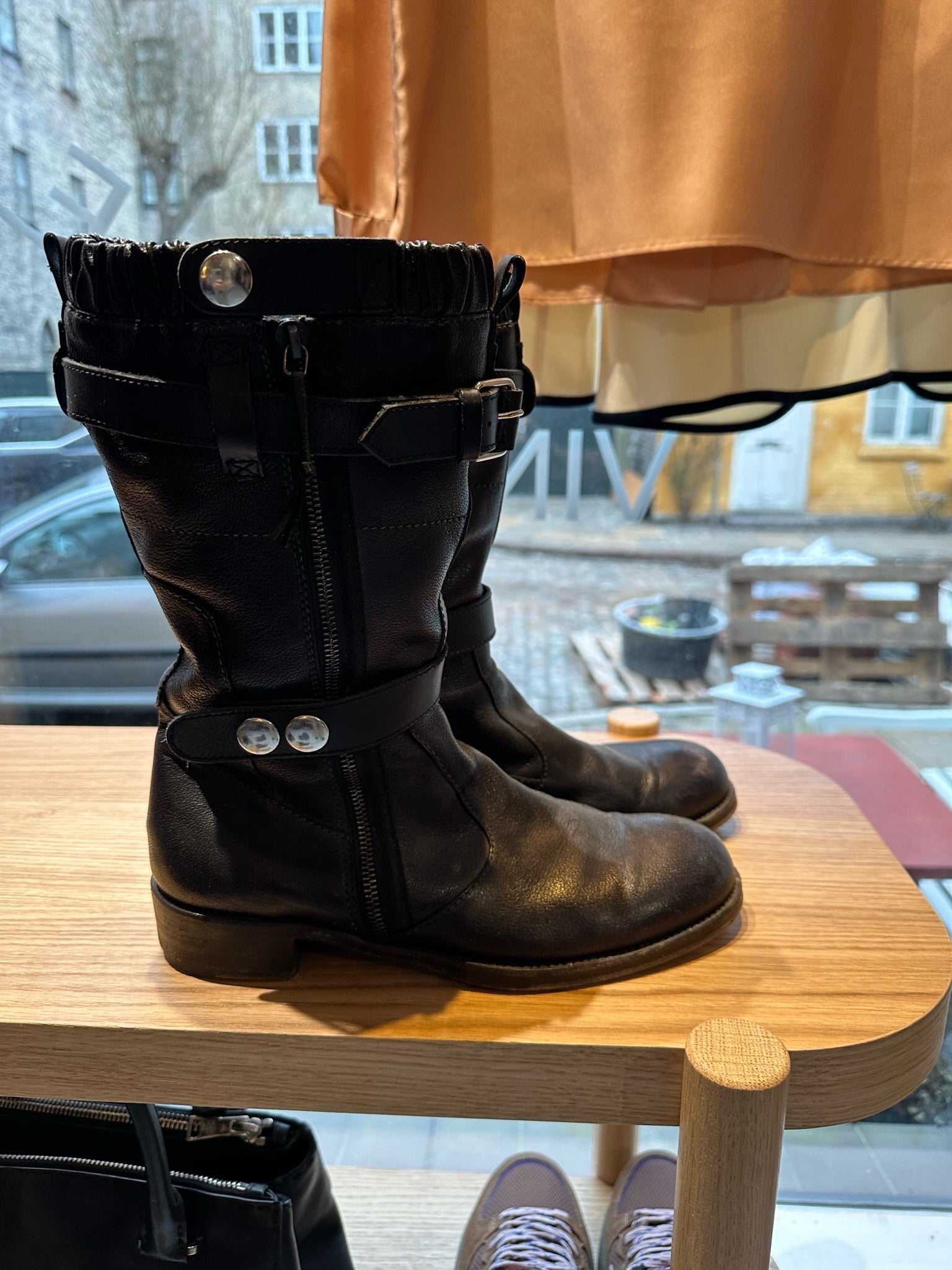 Balenciaga biker boots sorte fra siden
