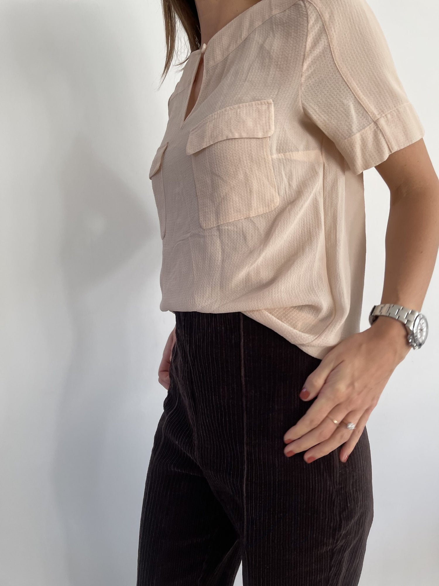 Baum und pferdgarten bluse på model side