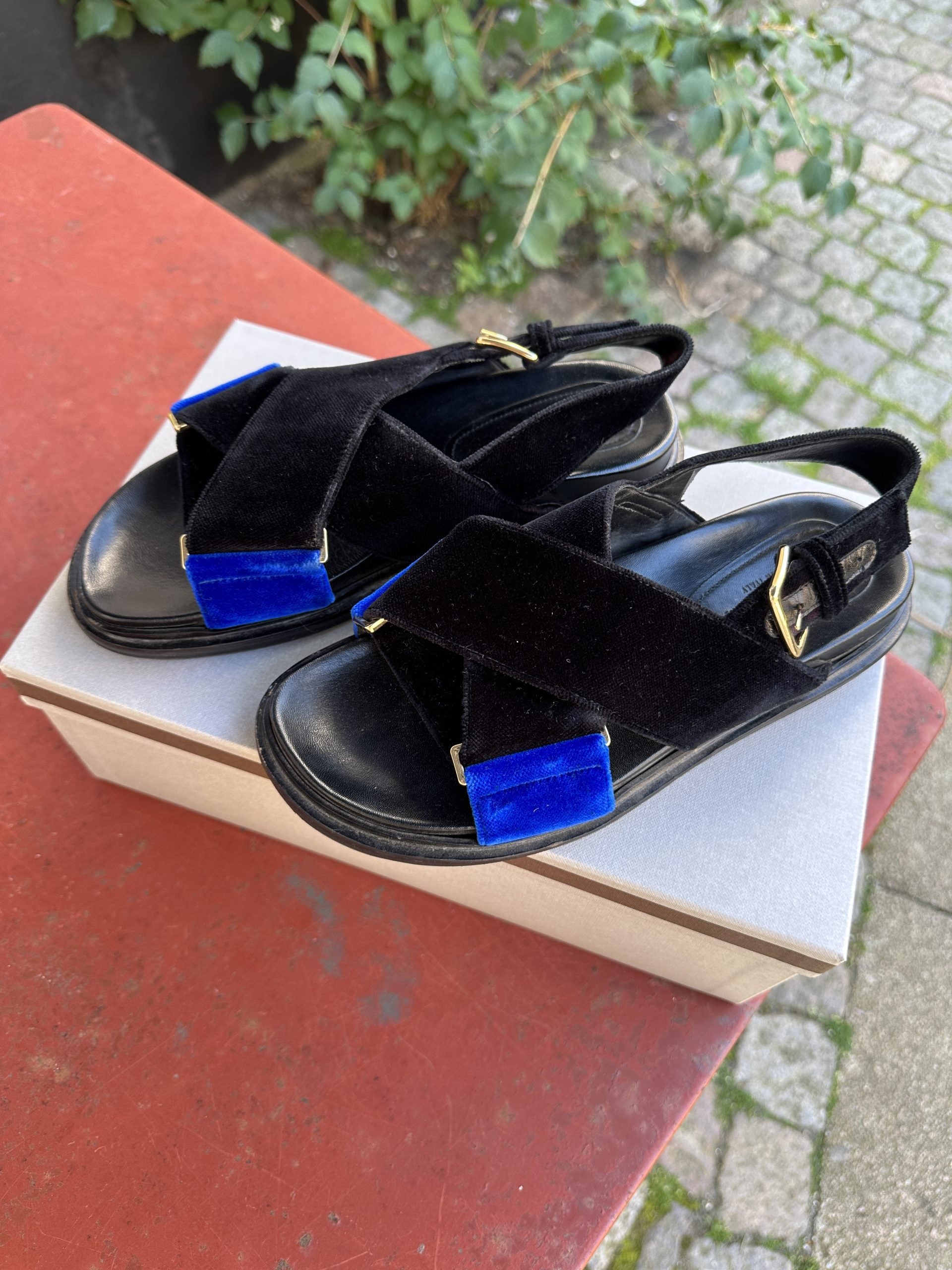 Marni Fussbett Sandals Velor