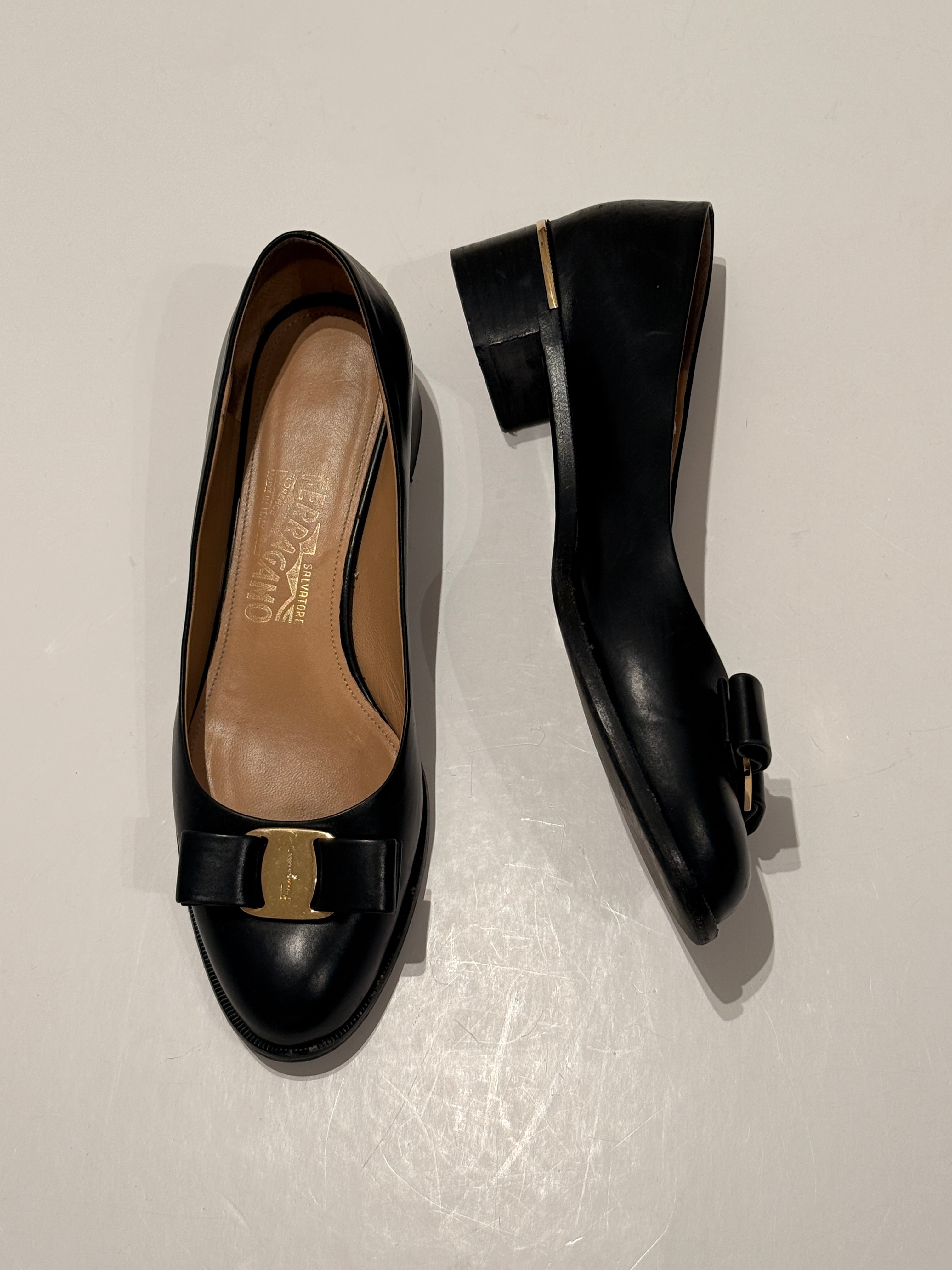 Salvatore Ferragamo Vera Bow Heels / Hæle