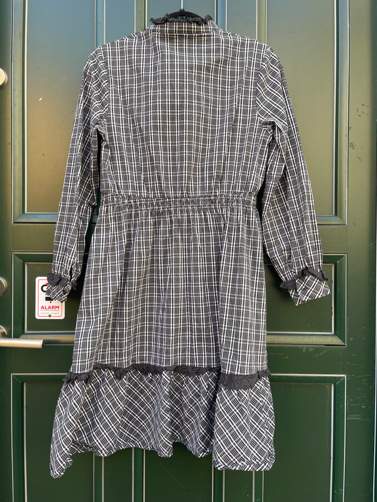 Resume kjole ternet sort/hvid bagfra