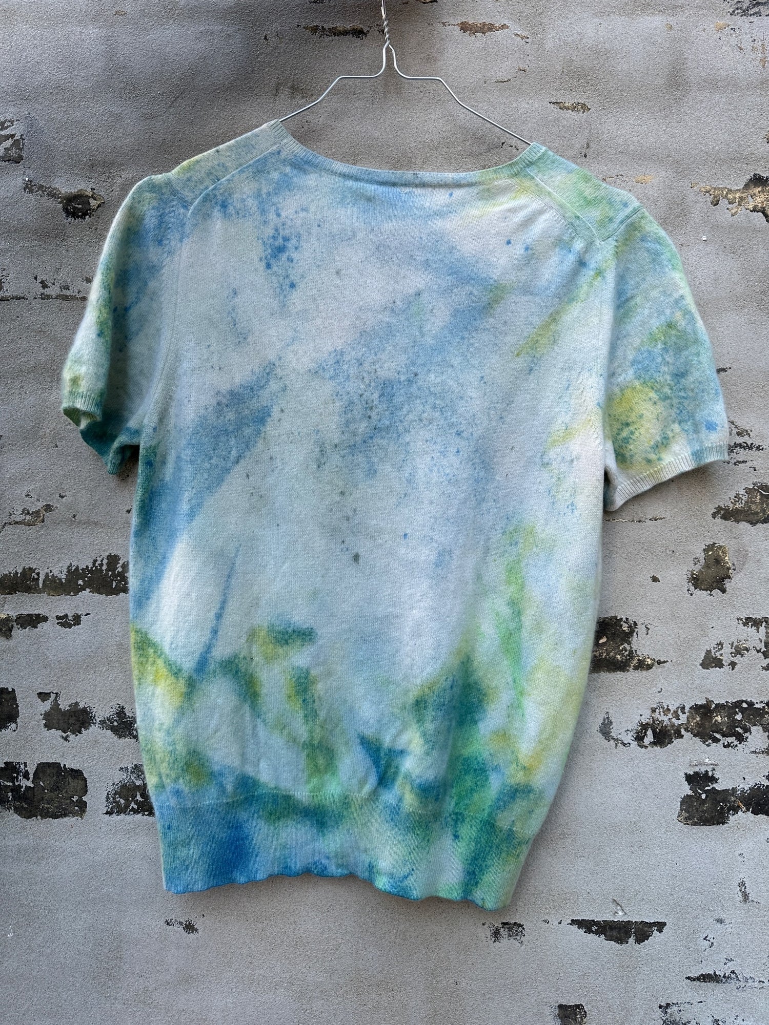 Malin Landaeus cashmere bagfra væg