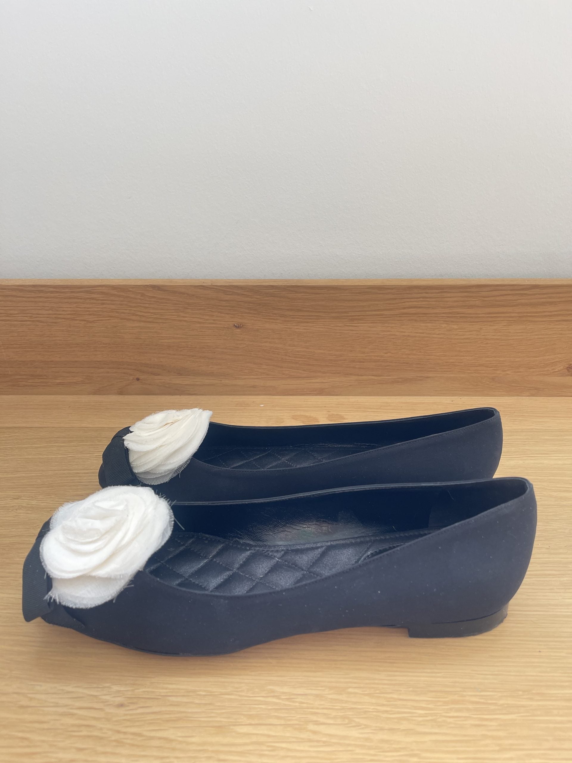 Chanel ballerina side