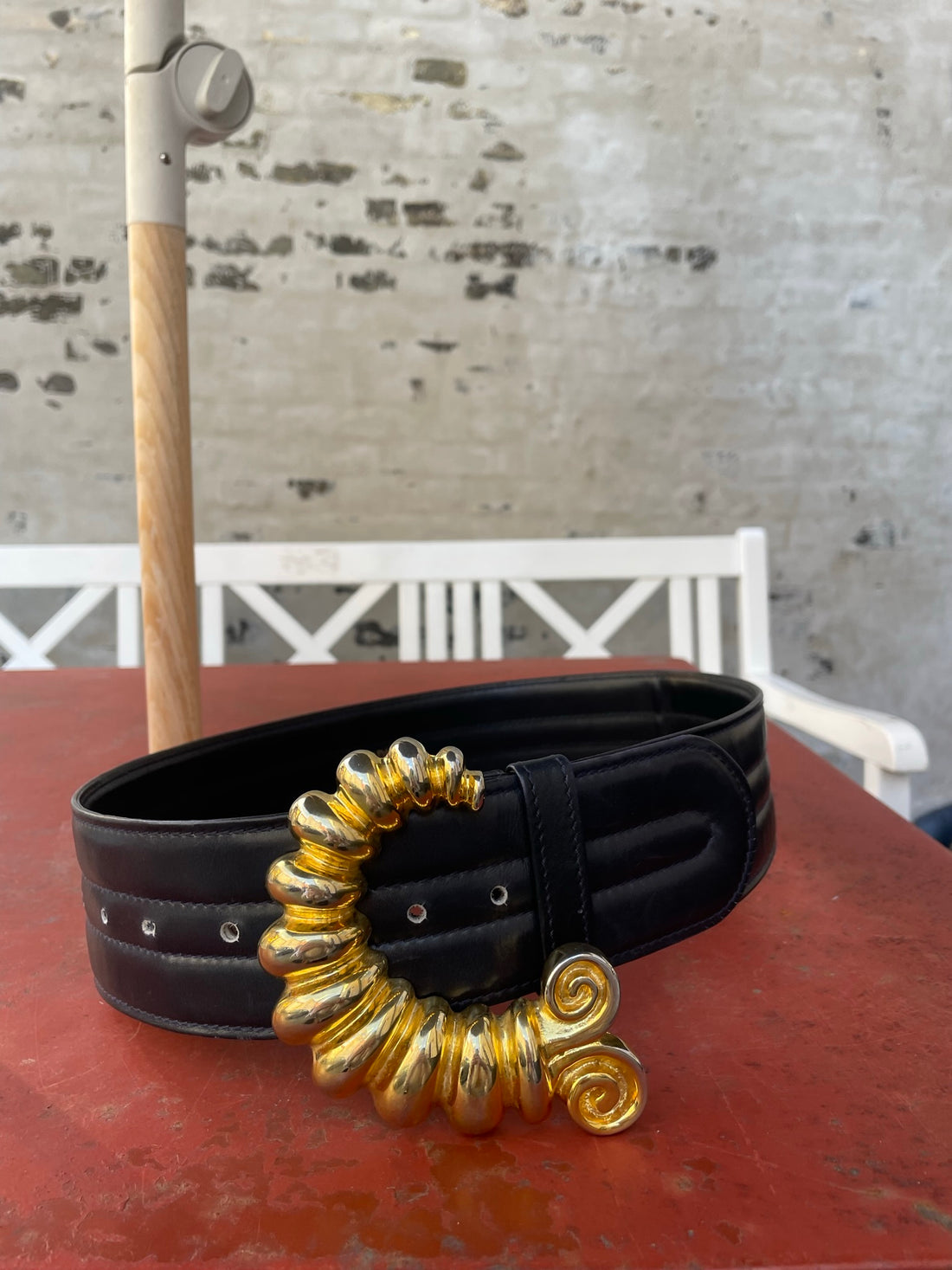 escada bælte sort læder med guld lås