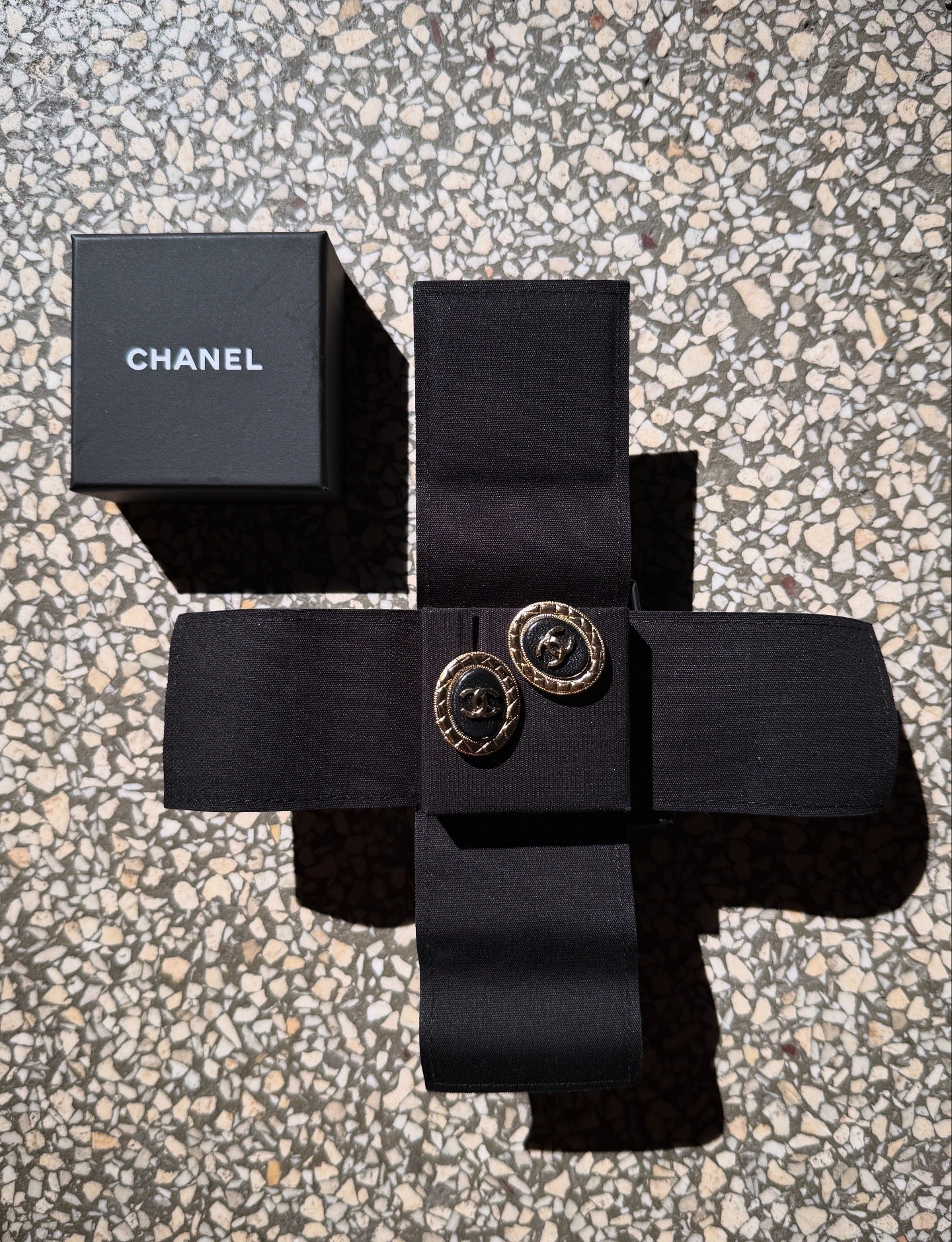 Chanel Ørestikker