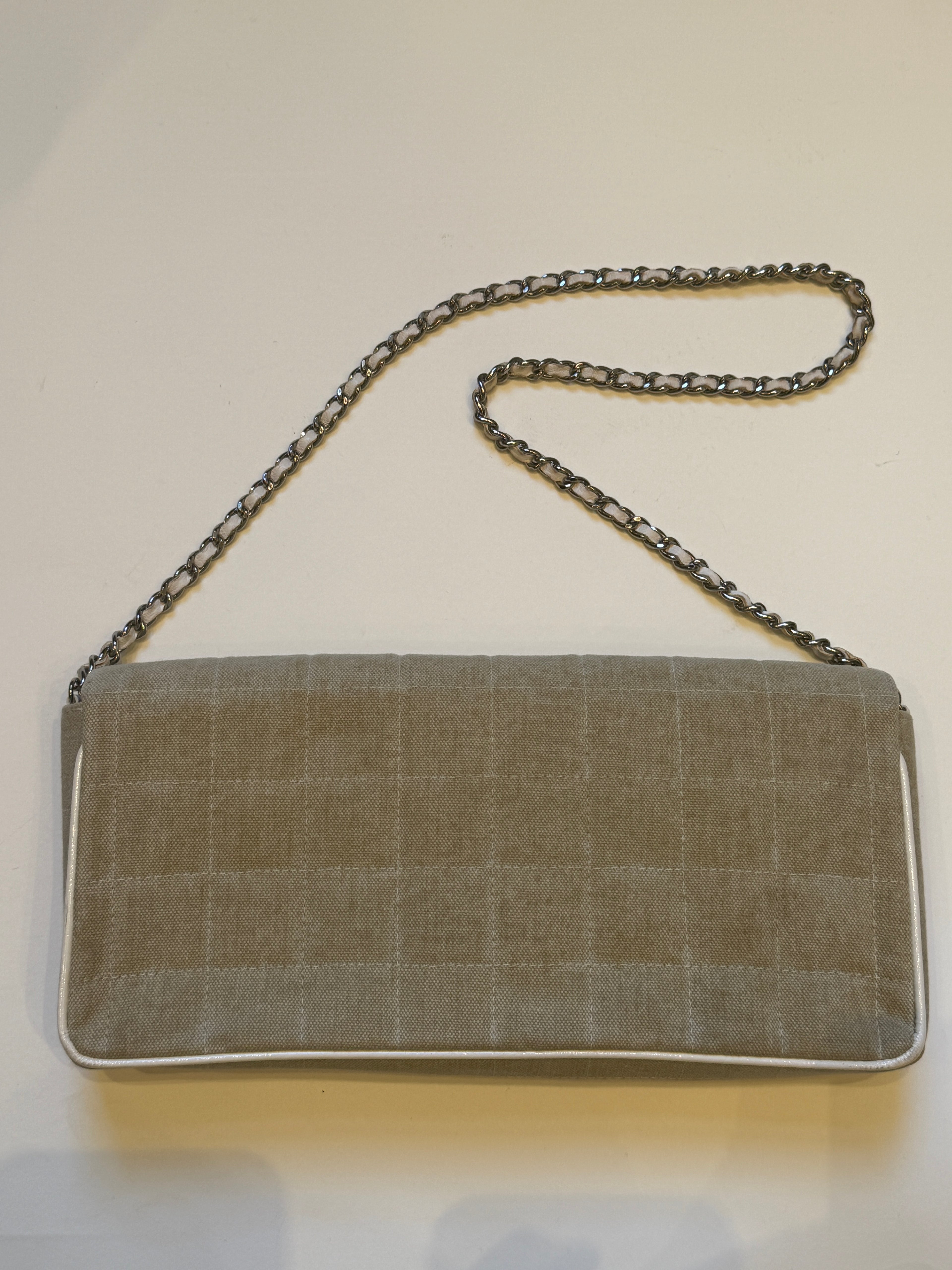 Chanel Chocolate Bar Chain Shoulder Bag