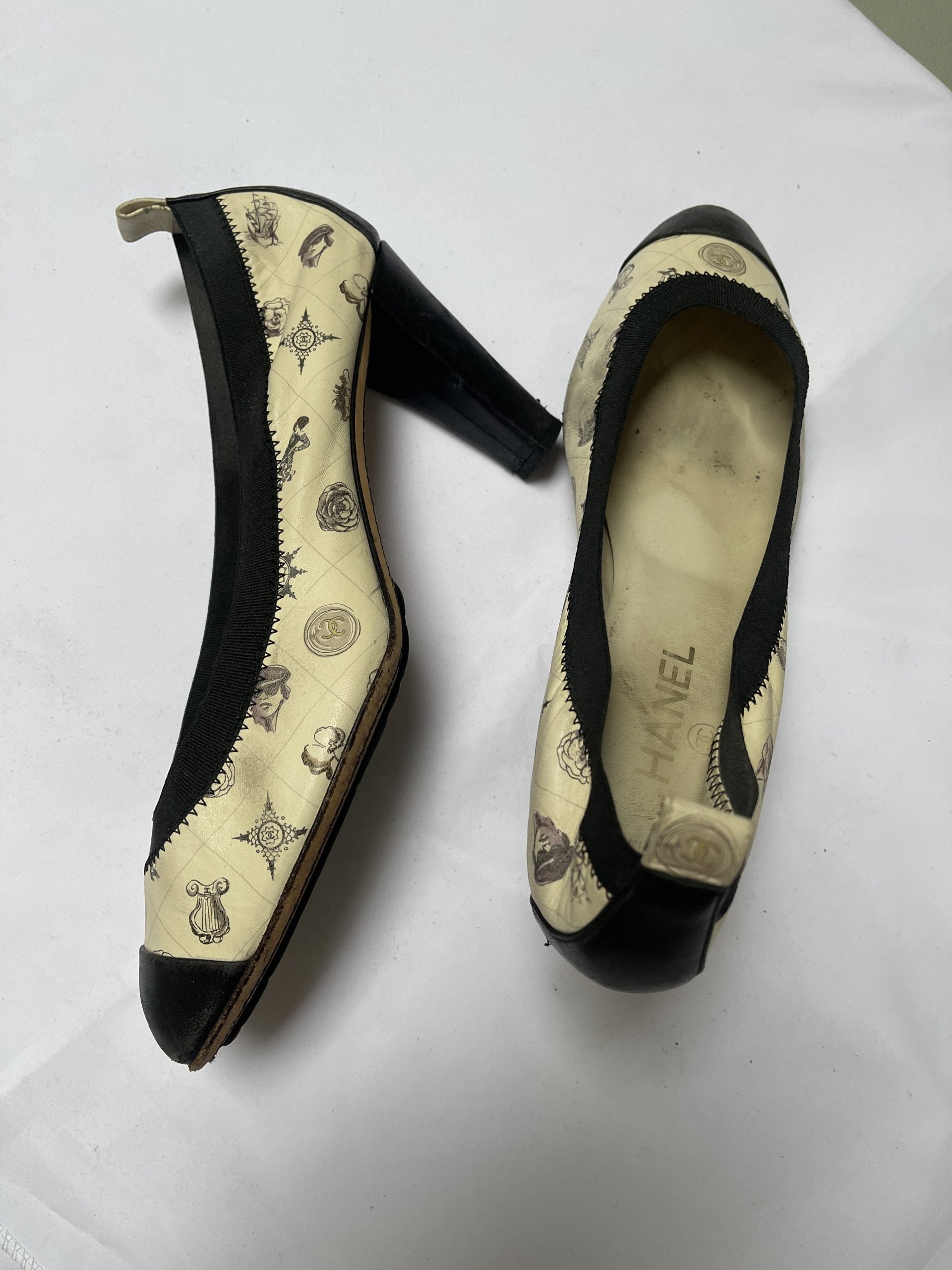 Chanel stiletter oppefra
