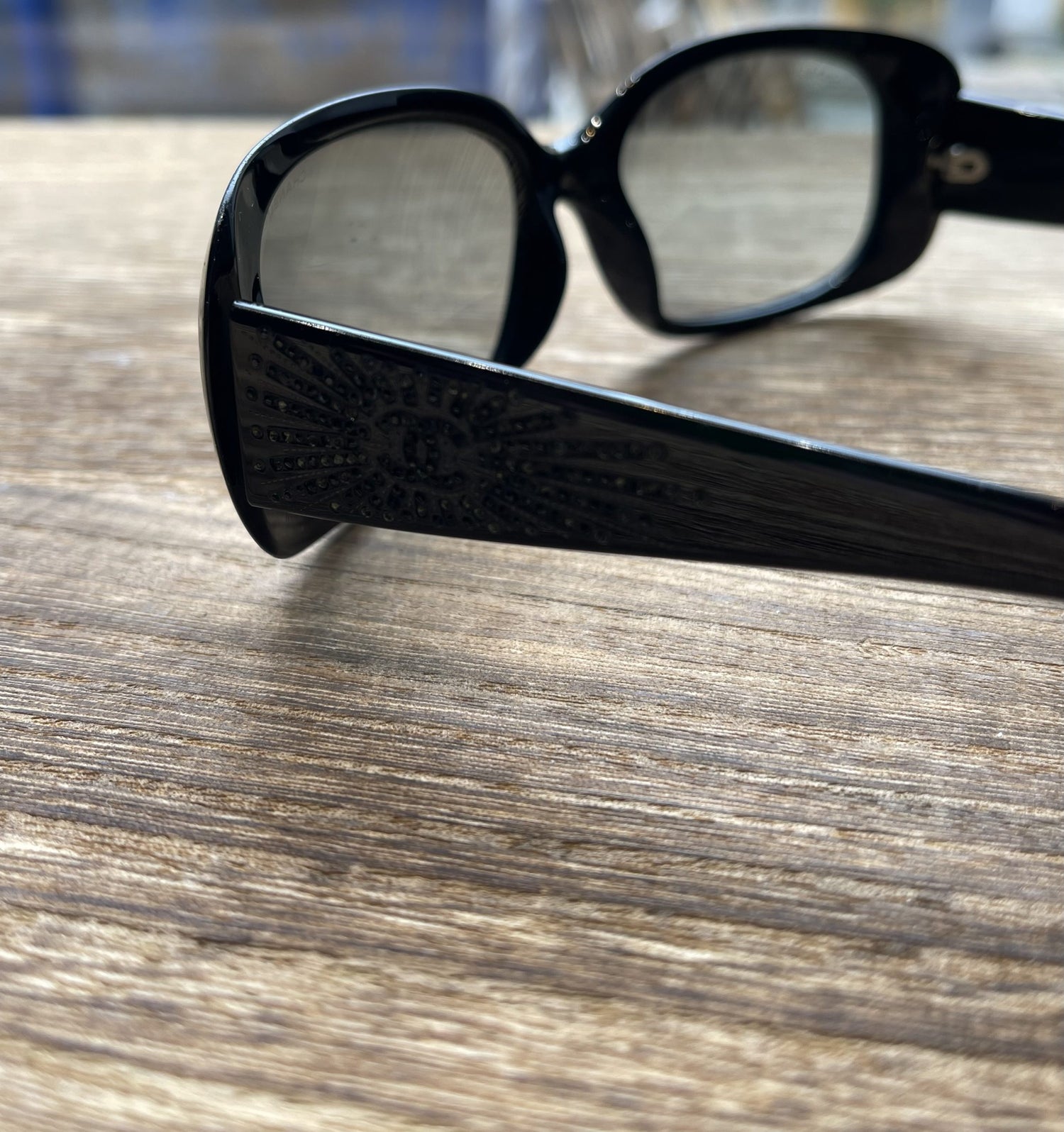 Chanel solbriller side