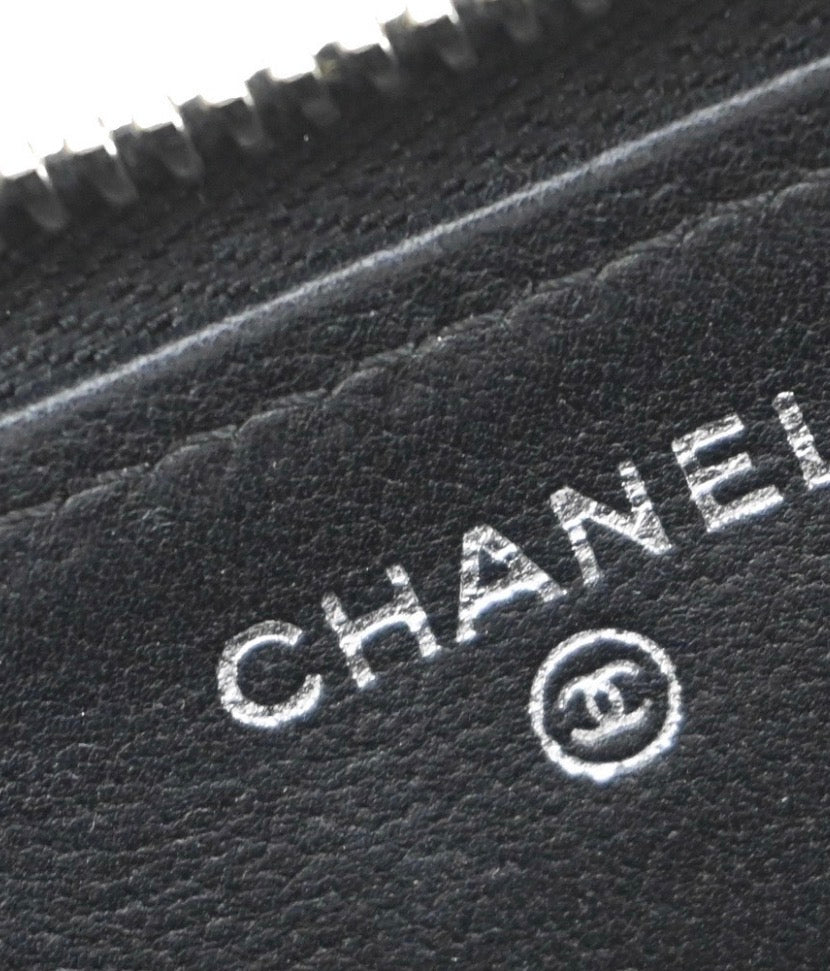 Chanel CC Charm Zip Wallet / Pung