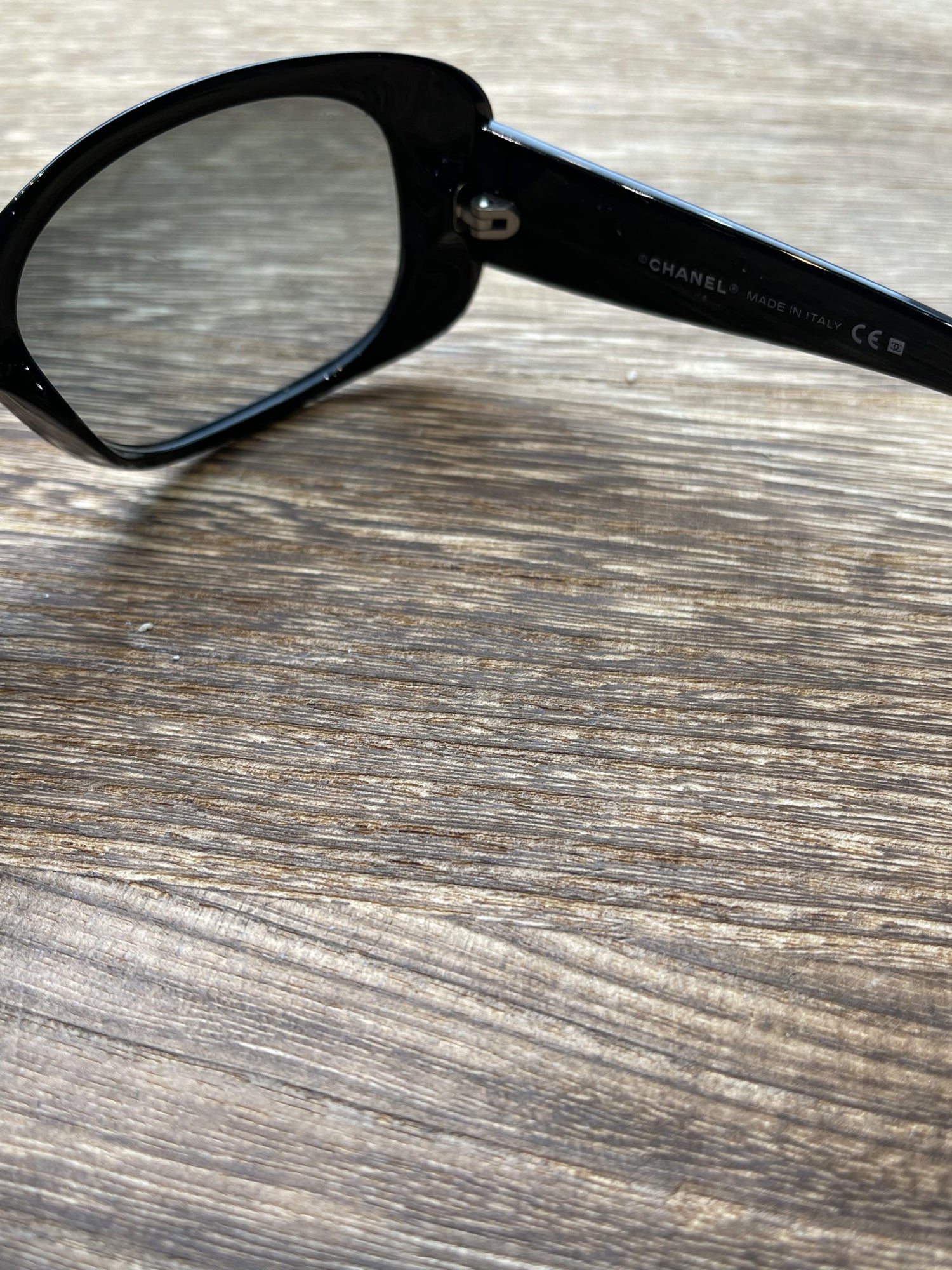 Chanel solbriller indeni