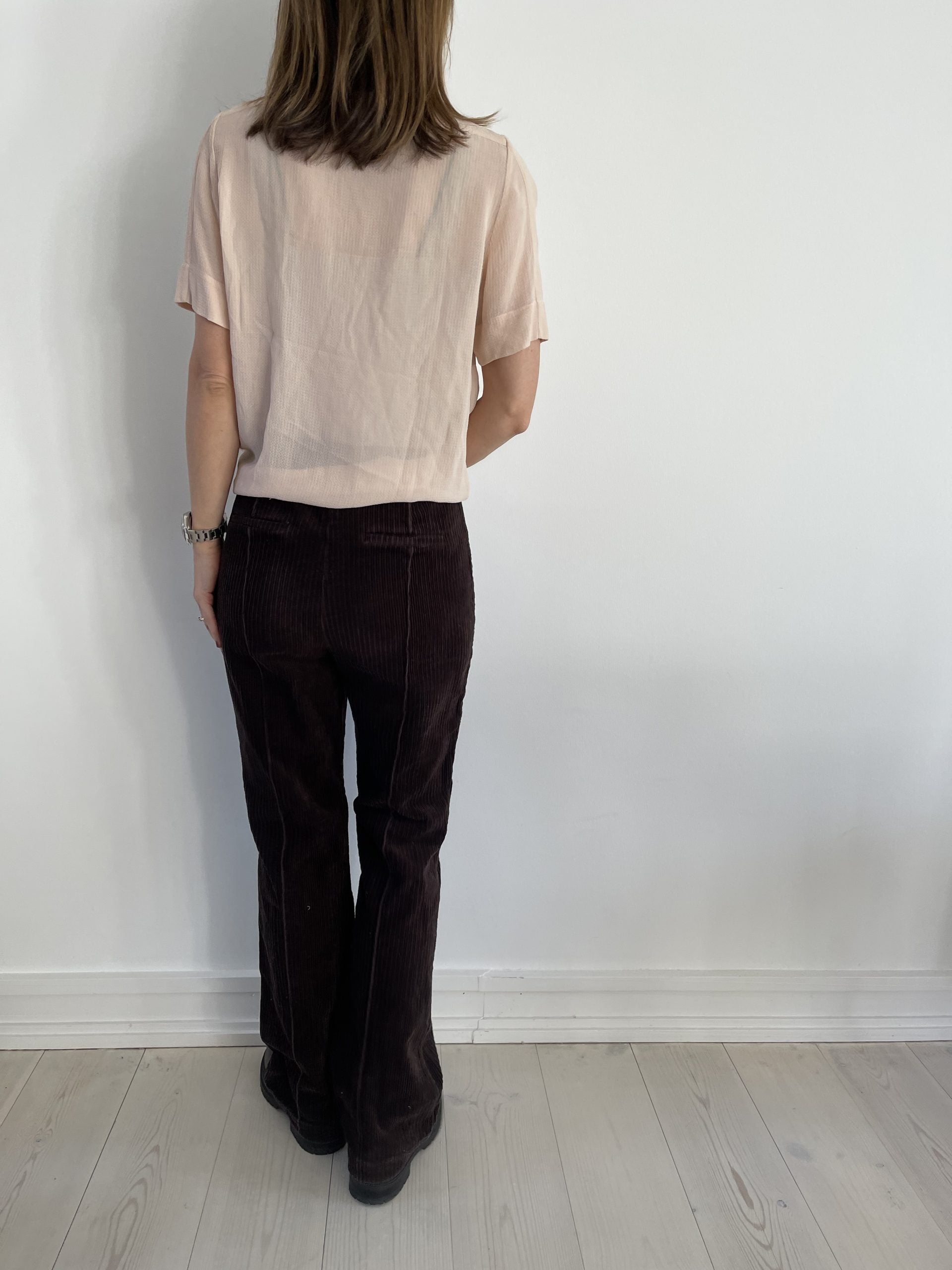 Baum und pferdgarten bluse på model bagfra