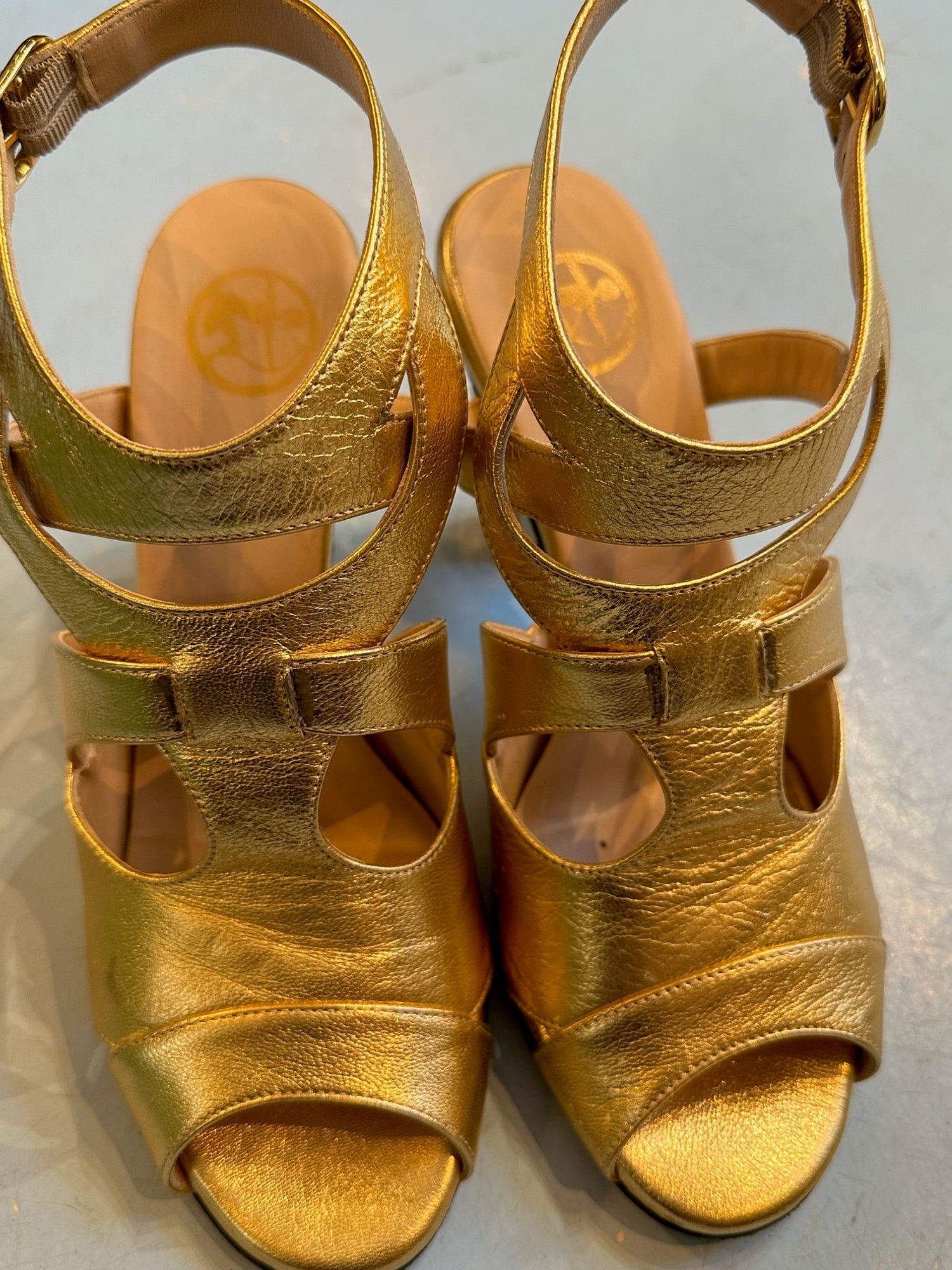 Henriette Øst Hansen Guldhorn Stilet