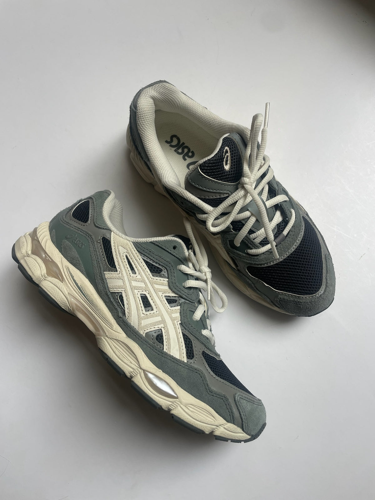 Asics Sneakers