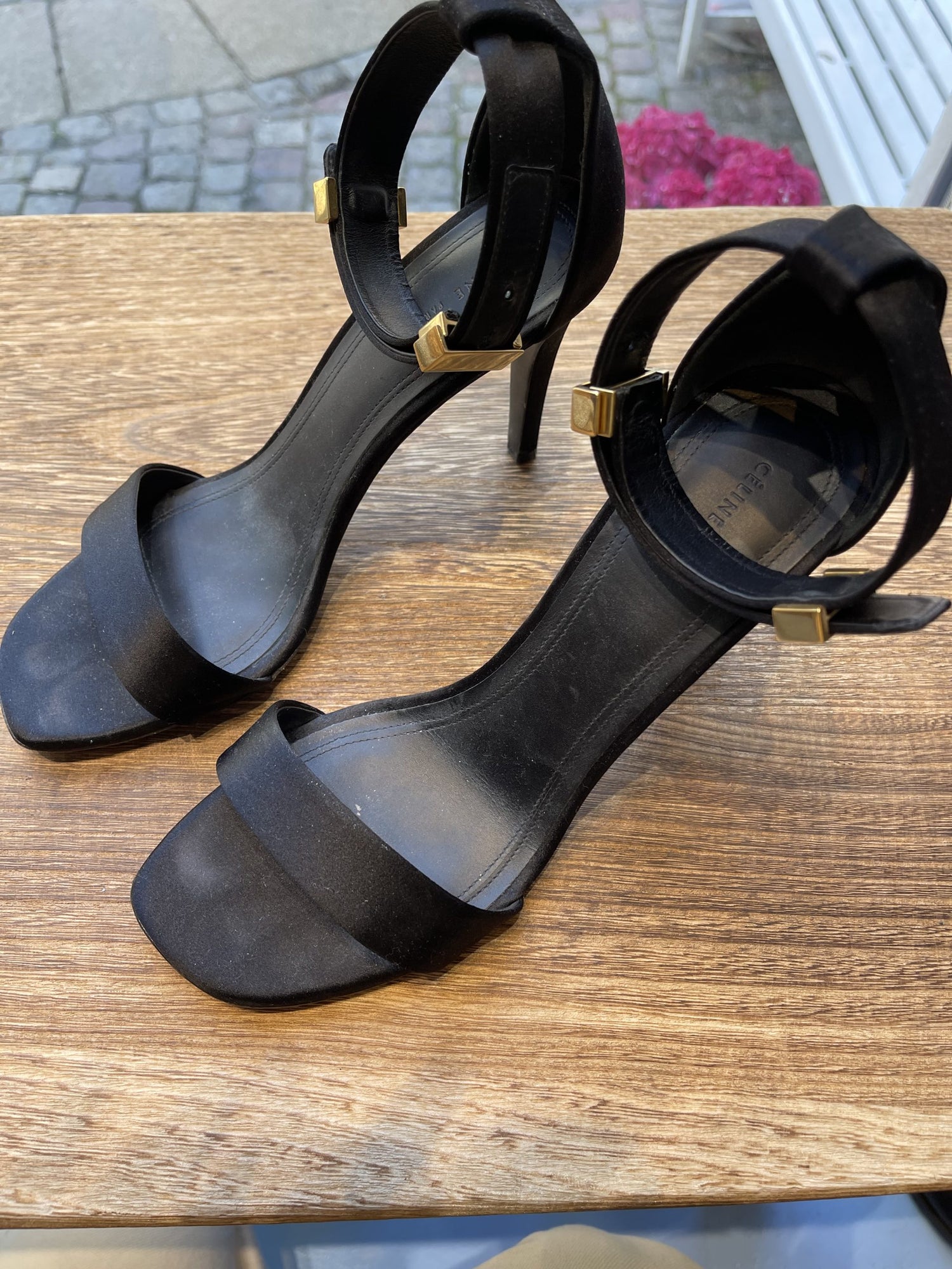 Celine stiletter sort oppefra