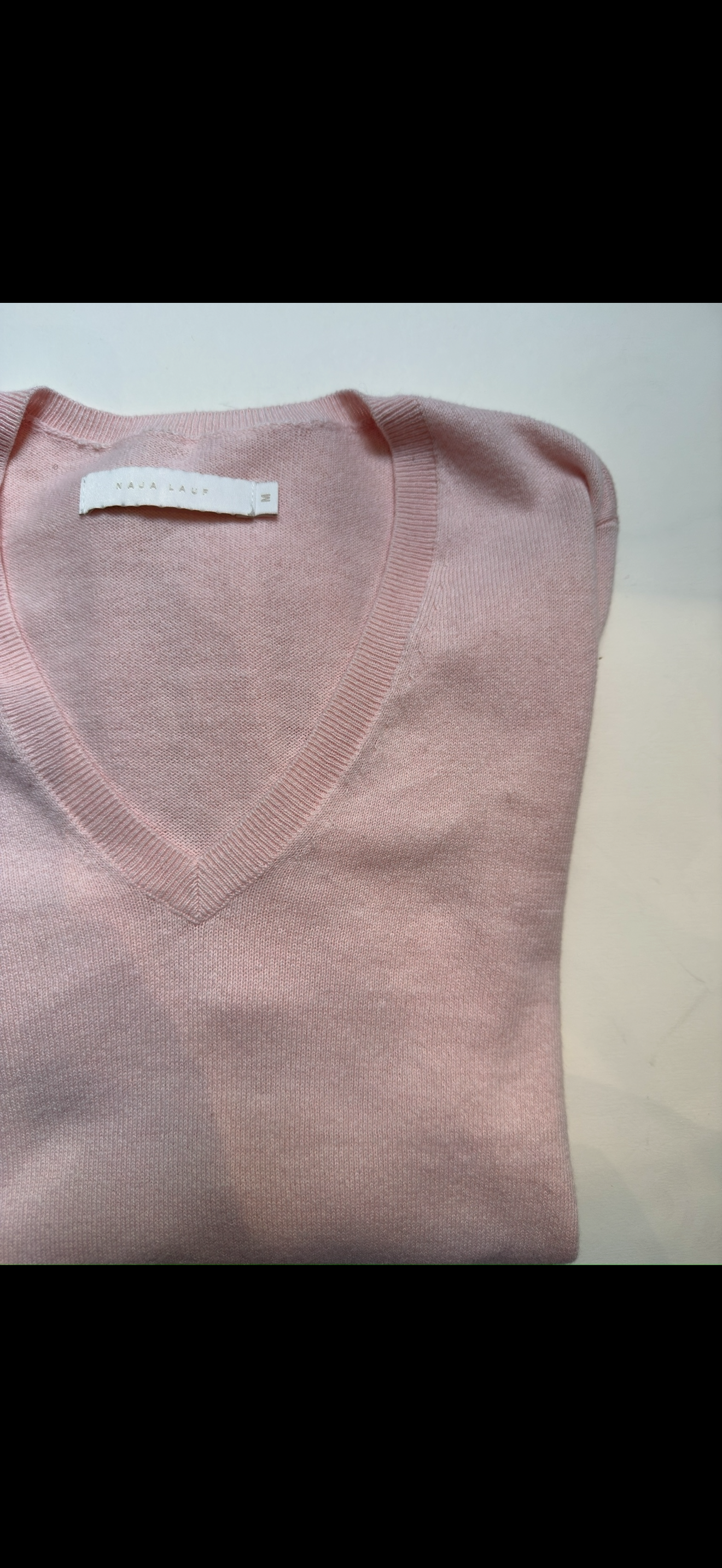 Naja Lauf V-Neck Sweater