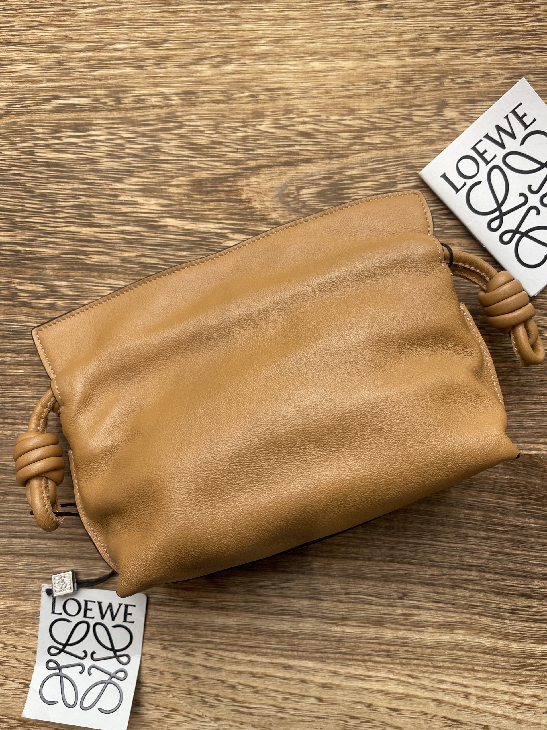 Loewe Mini Clutch Bag lysebrun bagfra