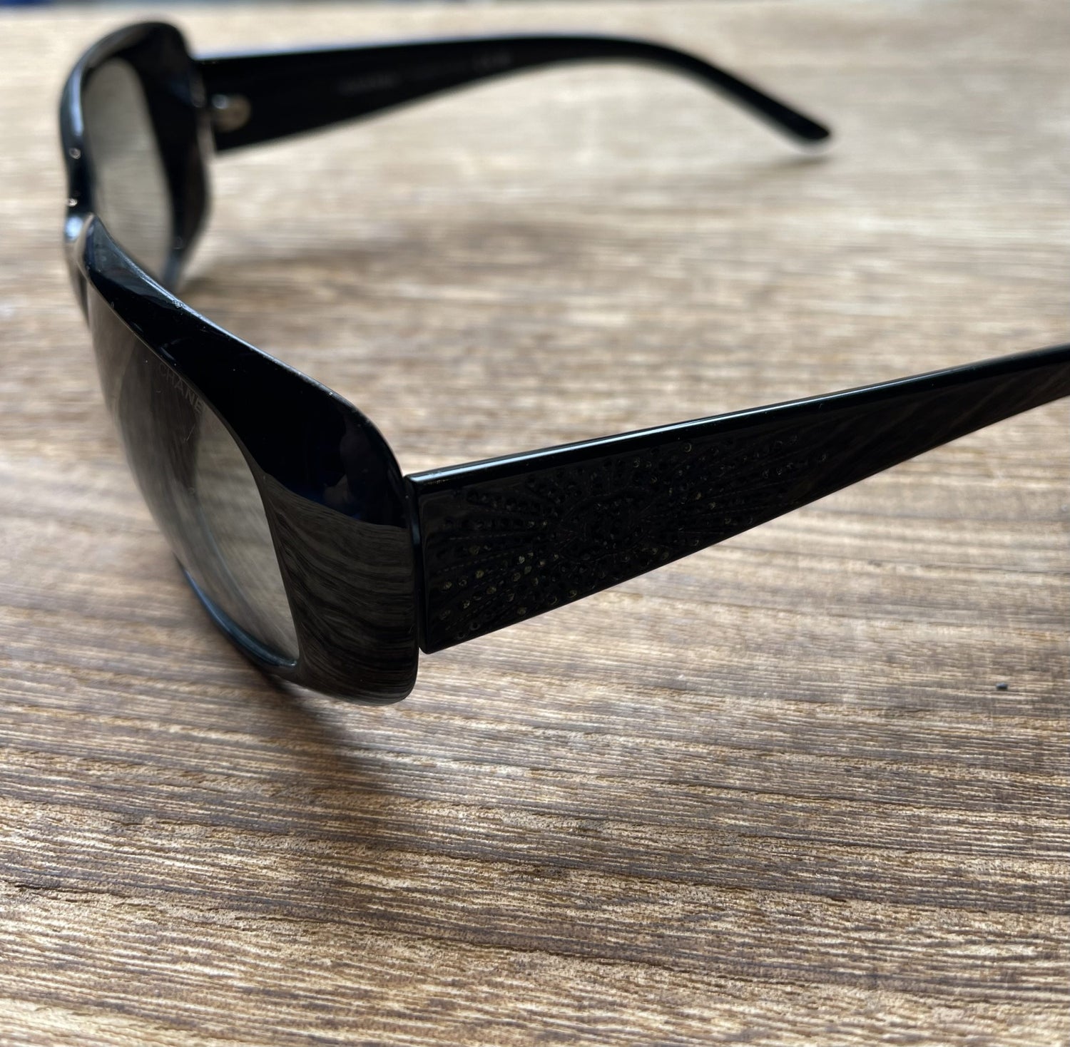 Chanel solbriller side