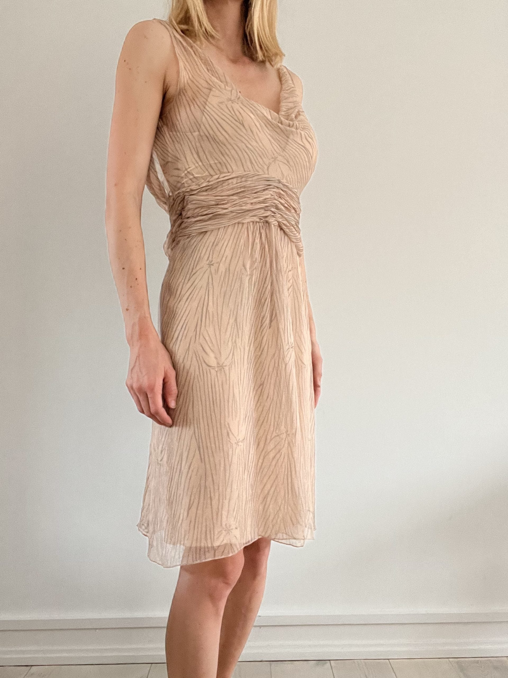 Roberta Ferretti kjole på model side