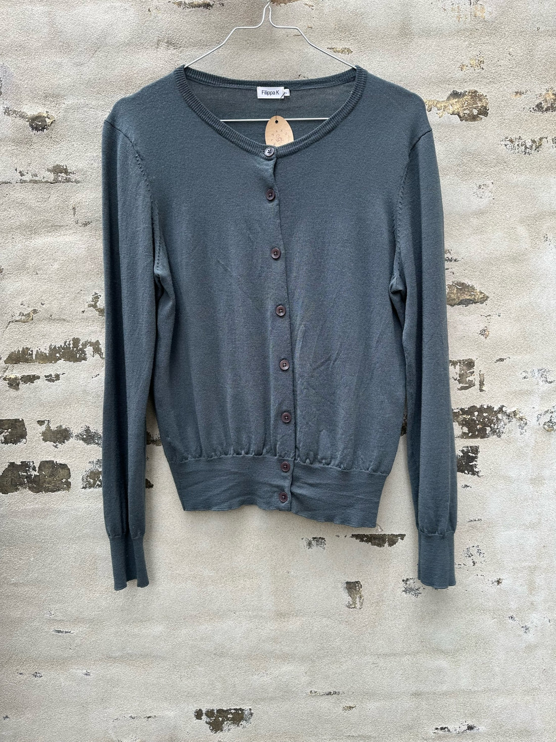 Filippa K cardigan grå væg