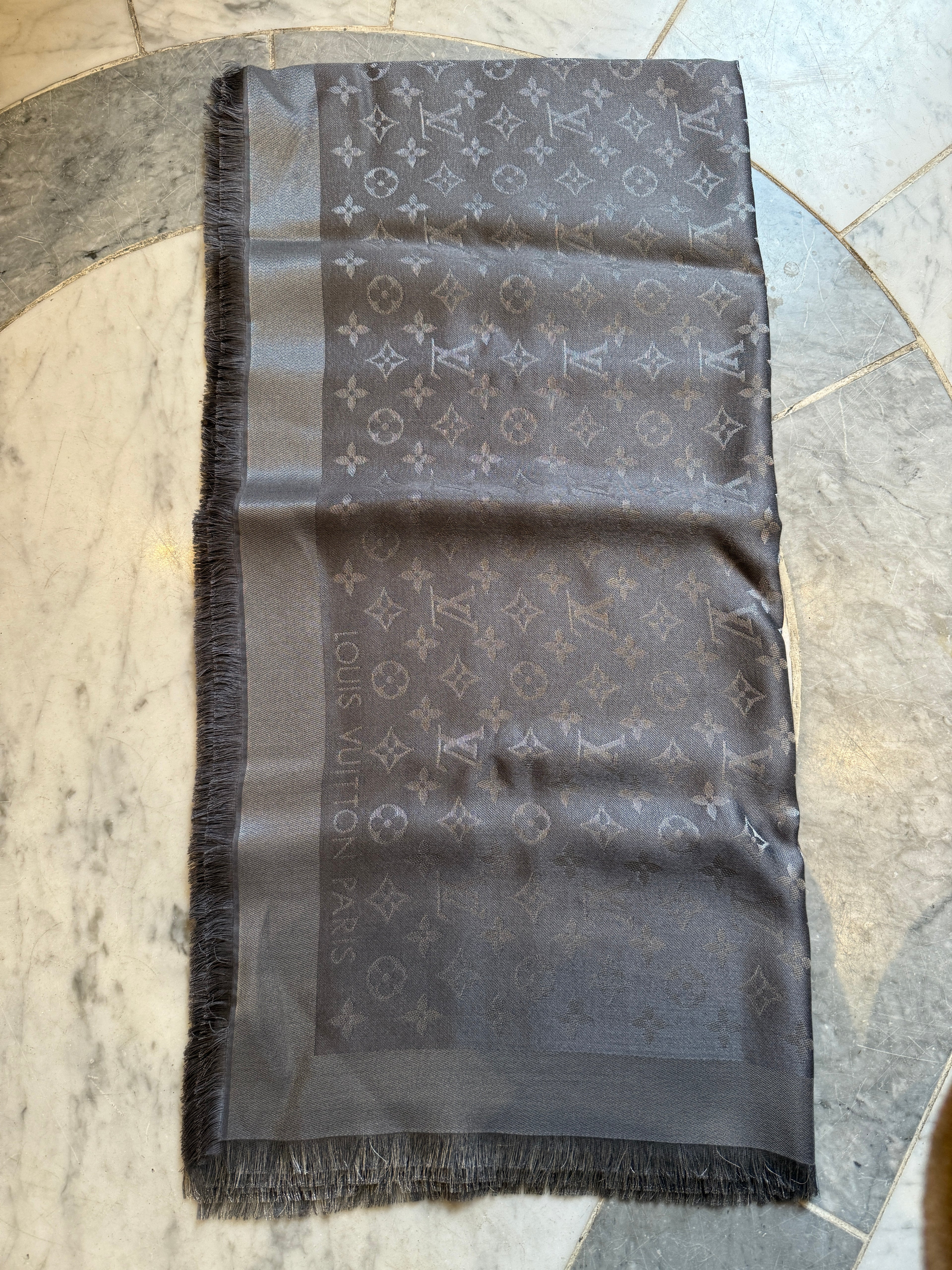 Louis Vuitton Châle Monogram Tørklæde