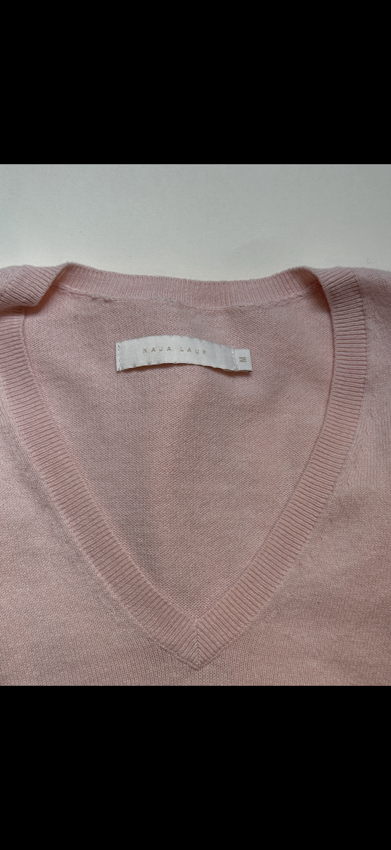 Naja Lauf V-Neck Sweater