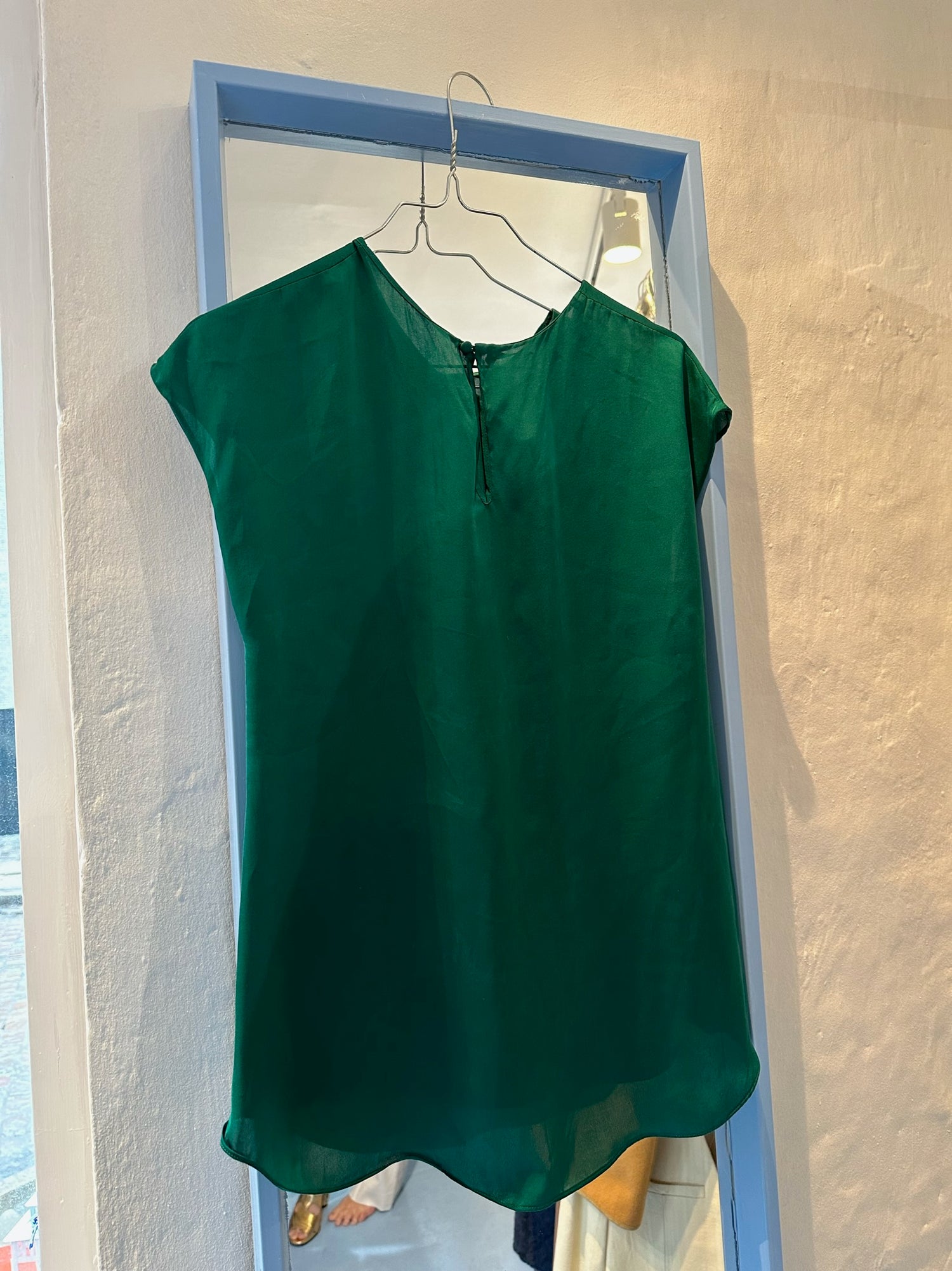 Caroline Herrera grøn silke top bagfra