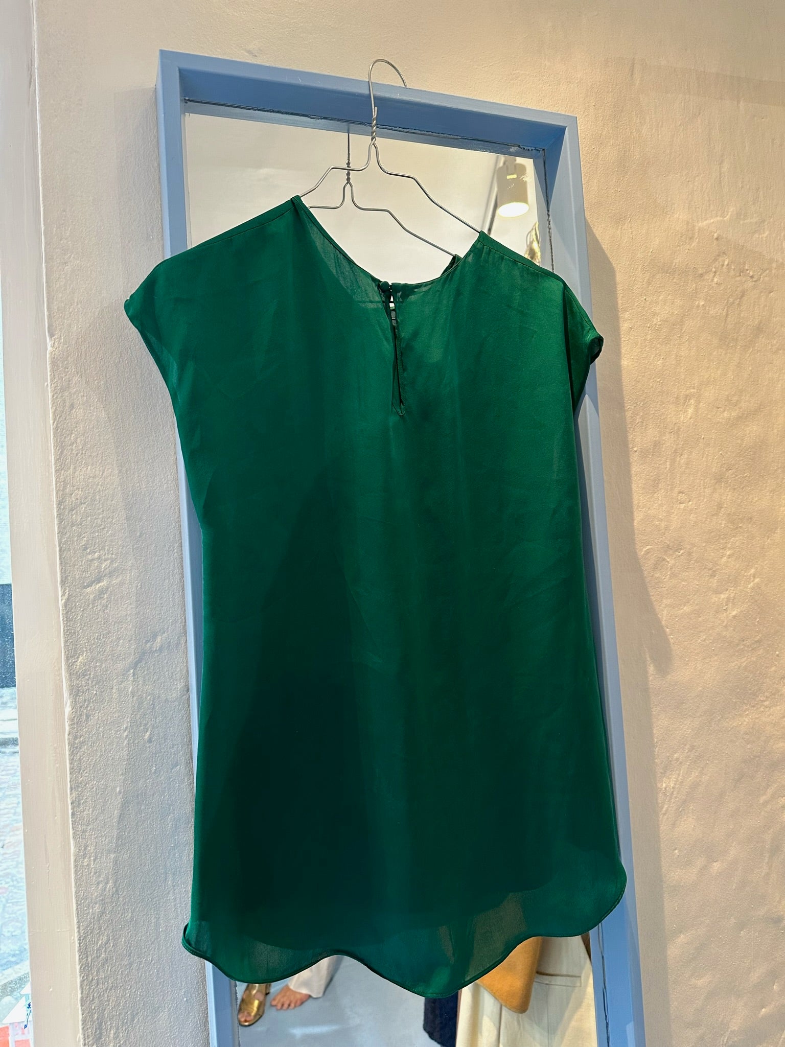 Caroline Herrera grøn silke top bagfra