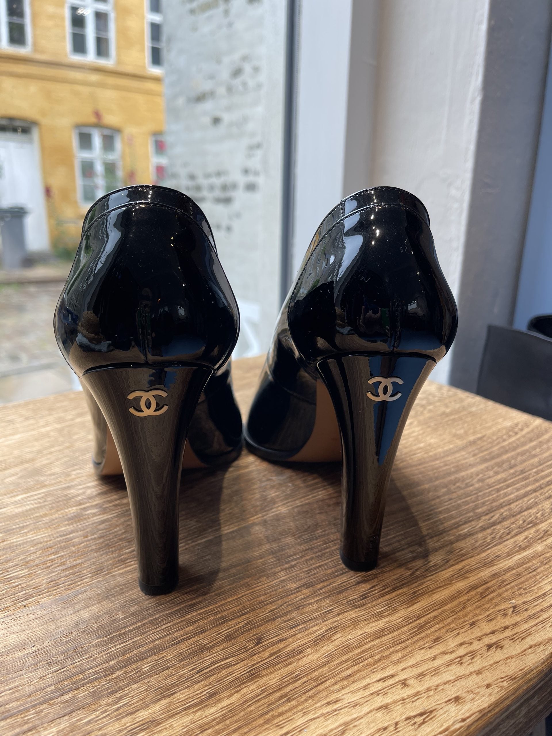 Chanel heels bagfra