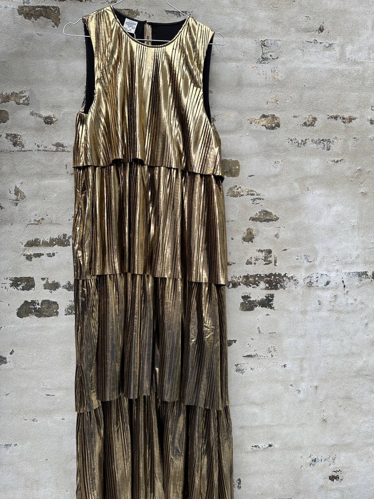 Baum und pjerdgarten plisseret kjole guld væg