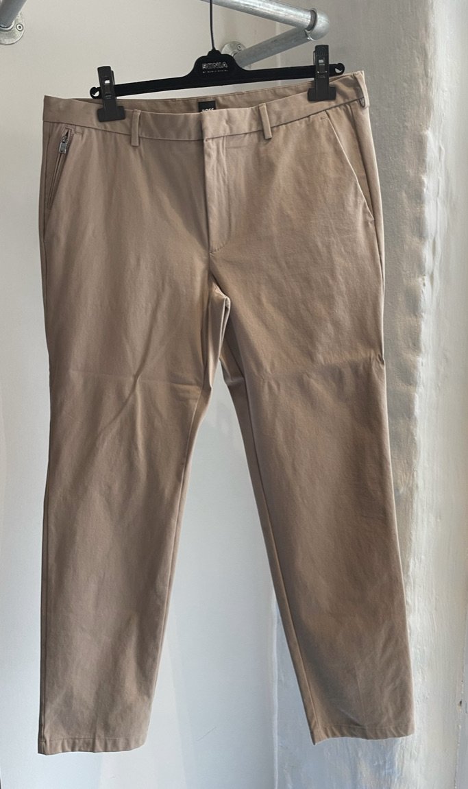 Hugo boss bukser forfra