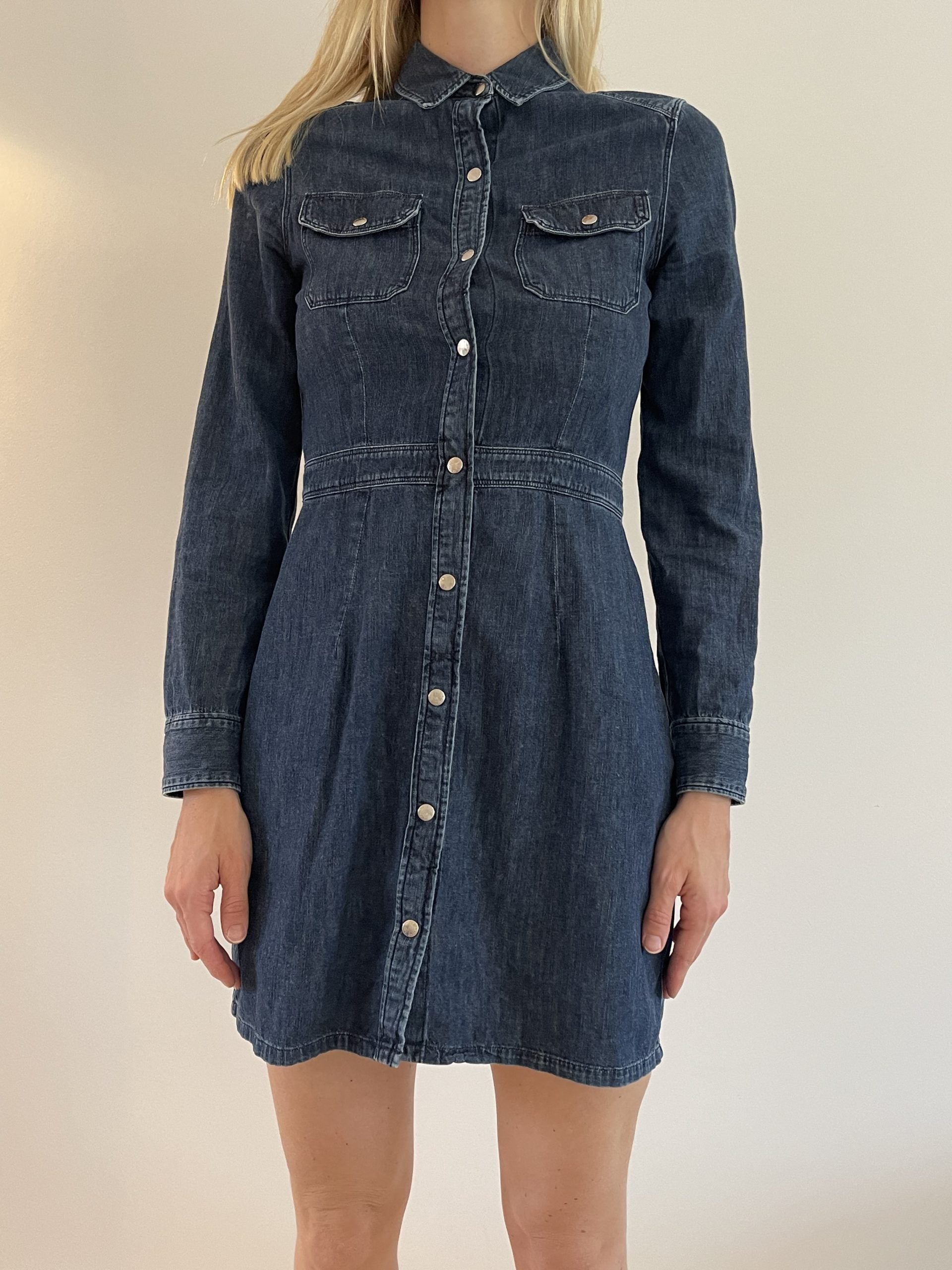 Rag & Bone Kjole denim blå på model forfra