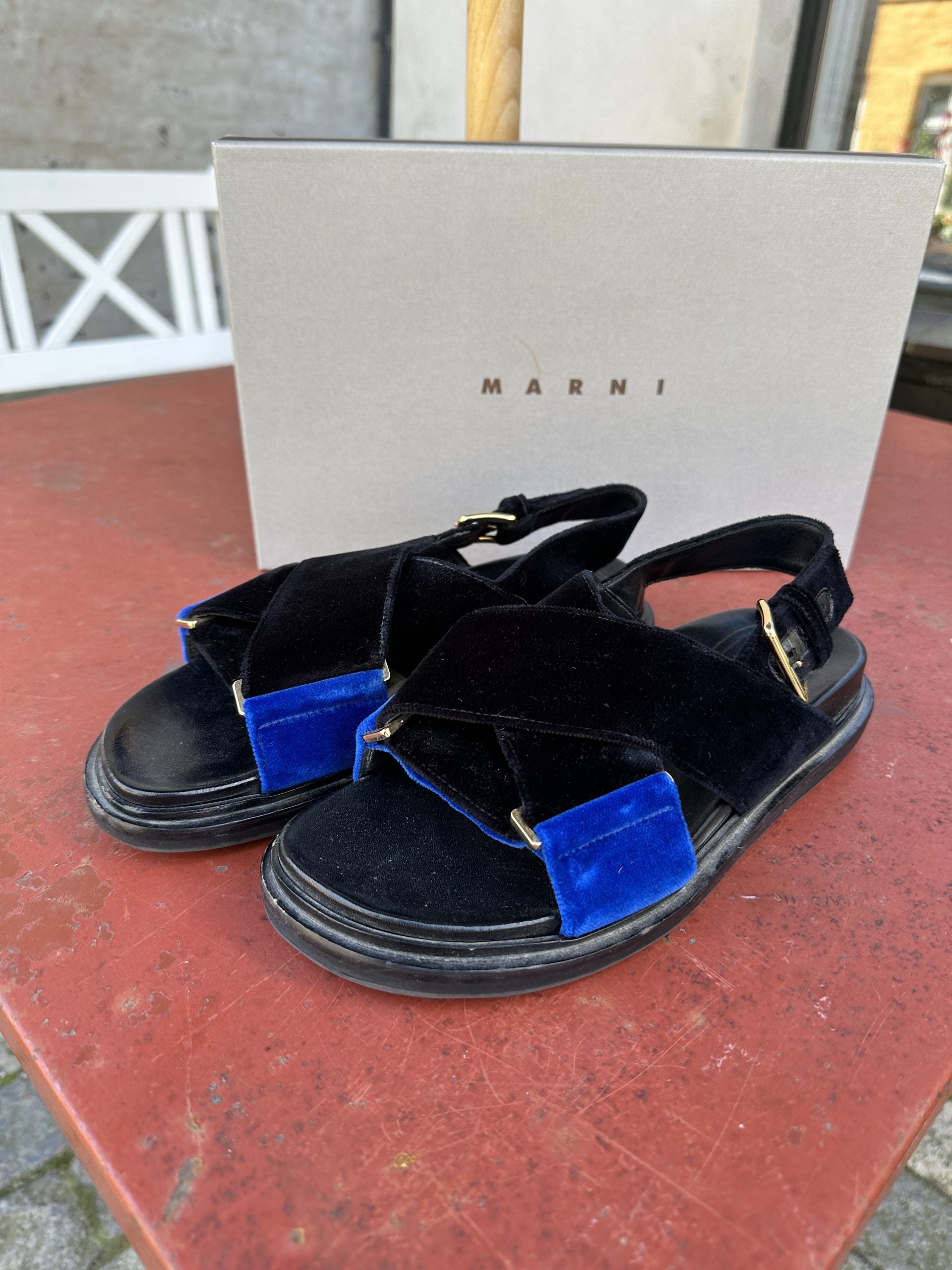 Marni Fussbett Sandals Velor