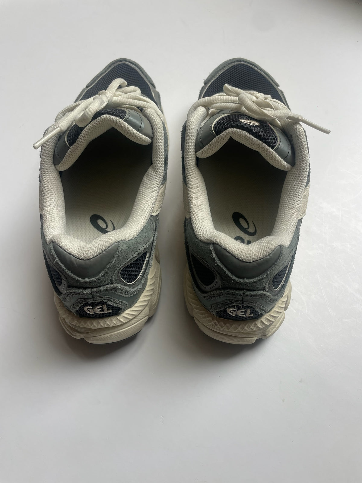 Asics Sneakers