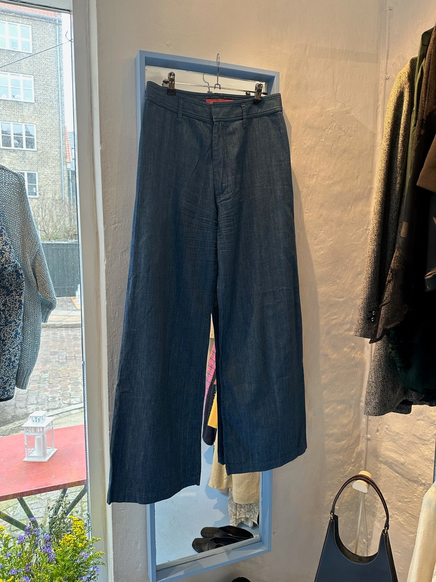 Britt Sisseck bukser forfra