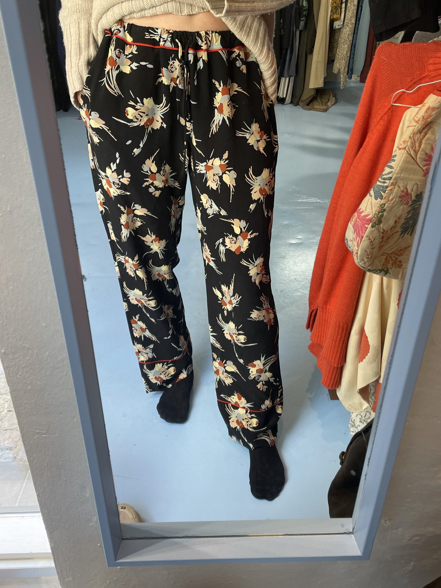 marni bukser på model forfra