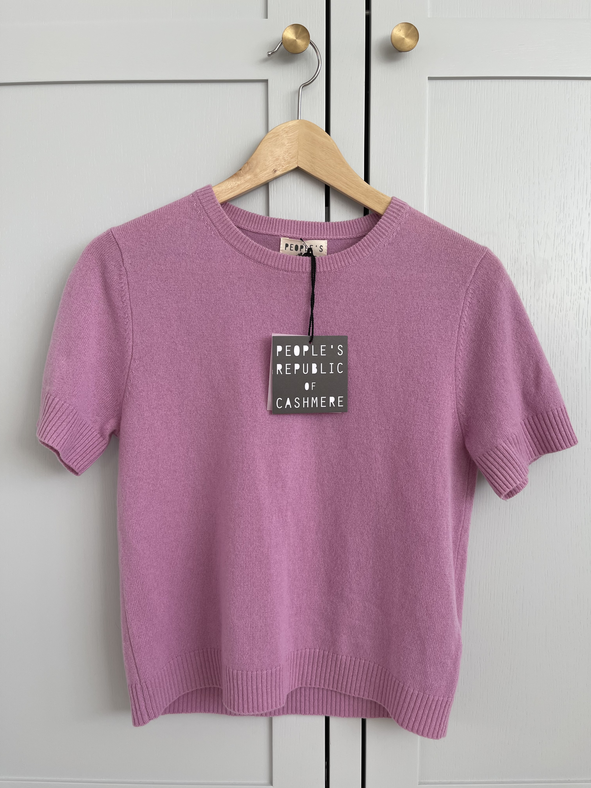 peoples republic of cashmere lyserød kortærmet cashmere trøje forfra