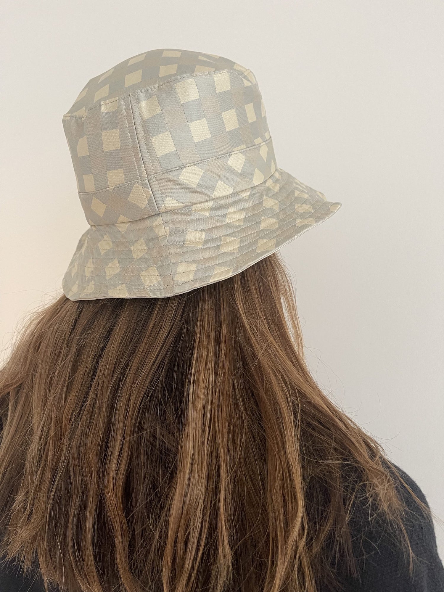 Stine Goya bøllehat ternet bagfra