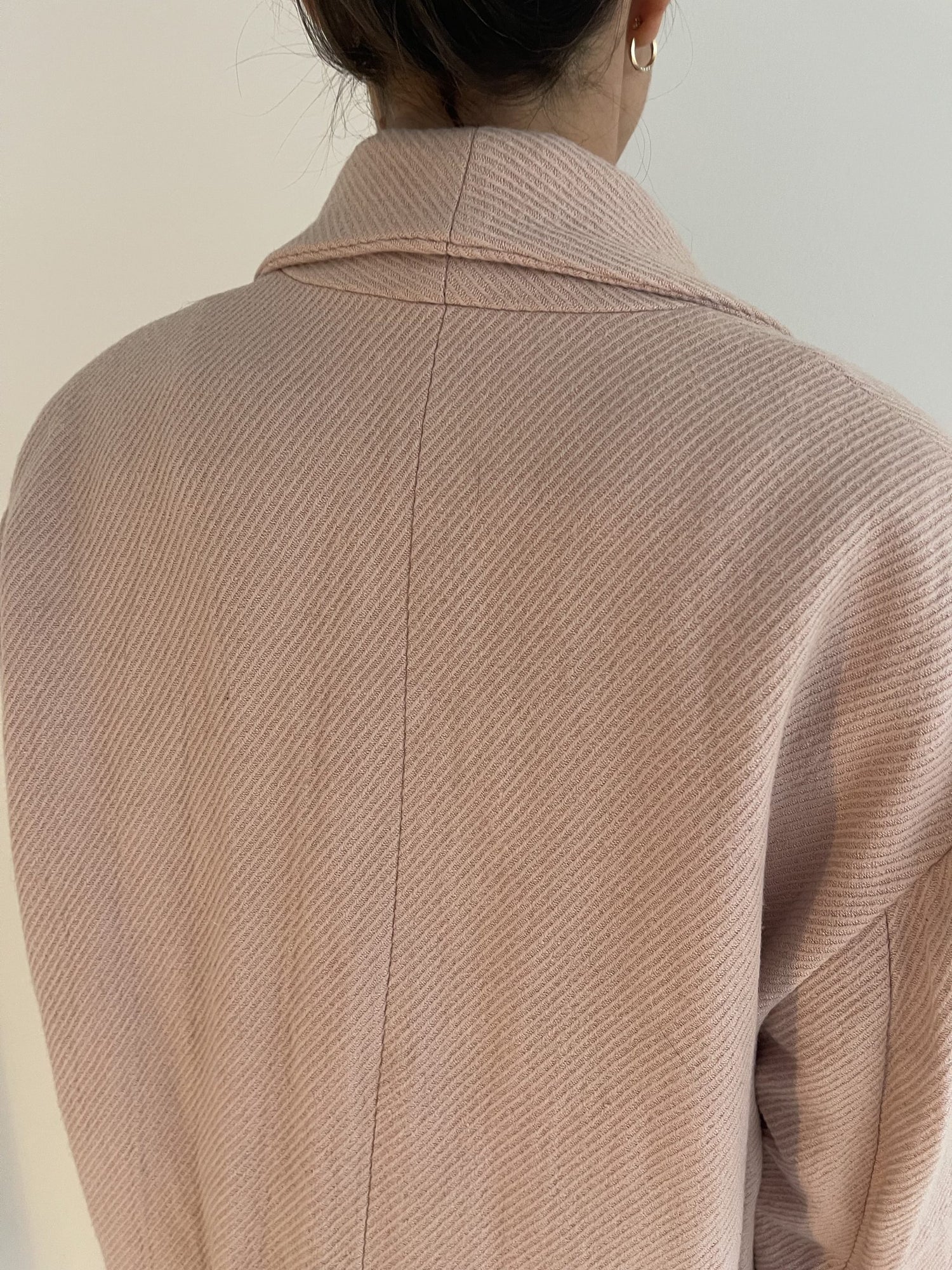 Isabel Marant Frakke beige på model bagfra