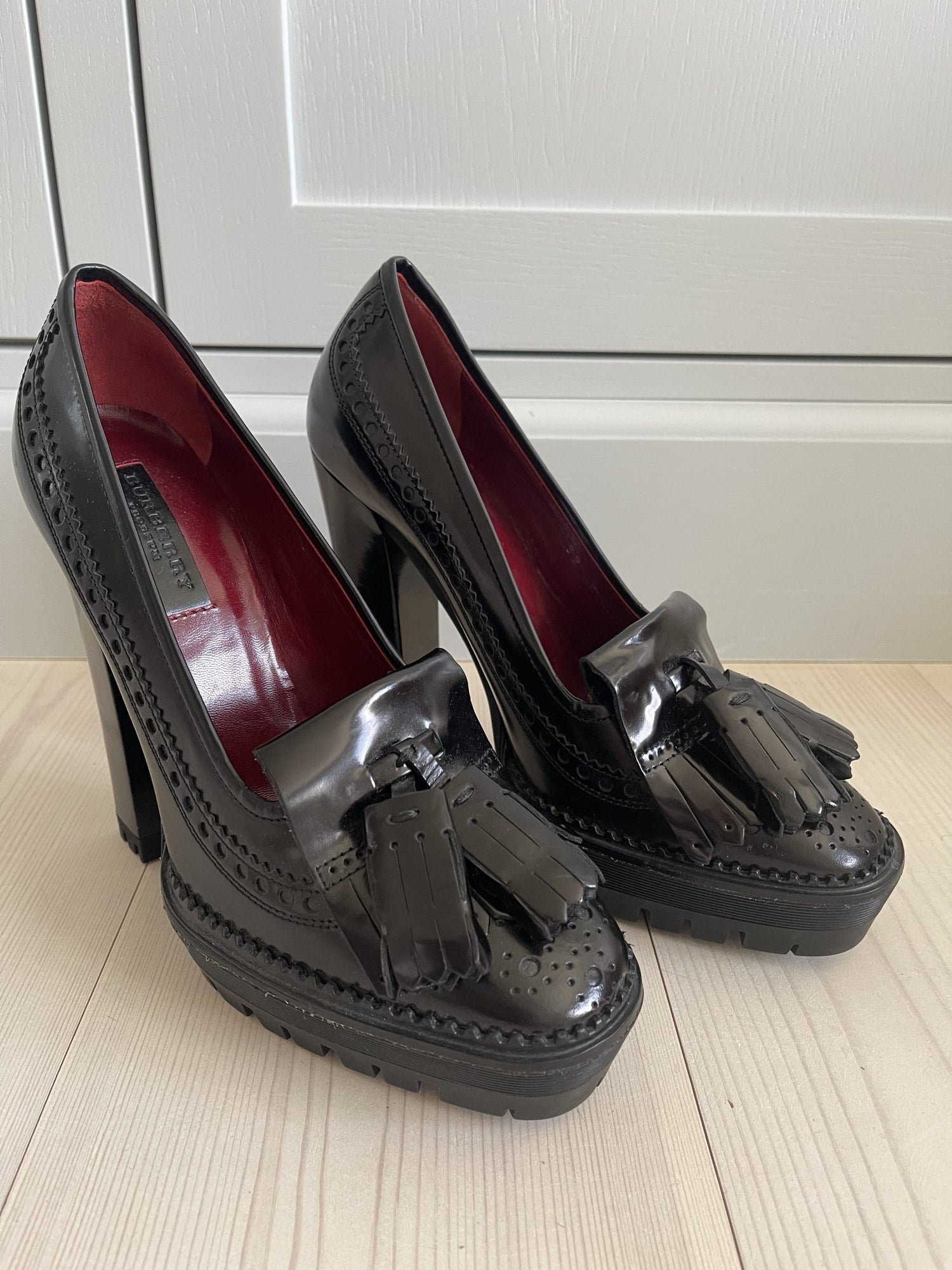 Burberry stiletter sorte opppefra