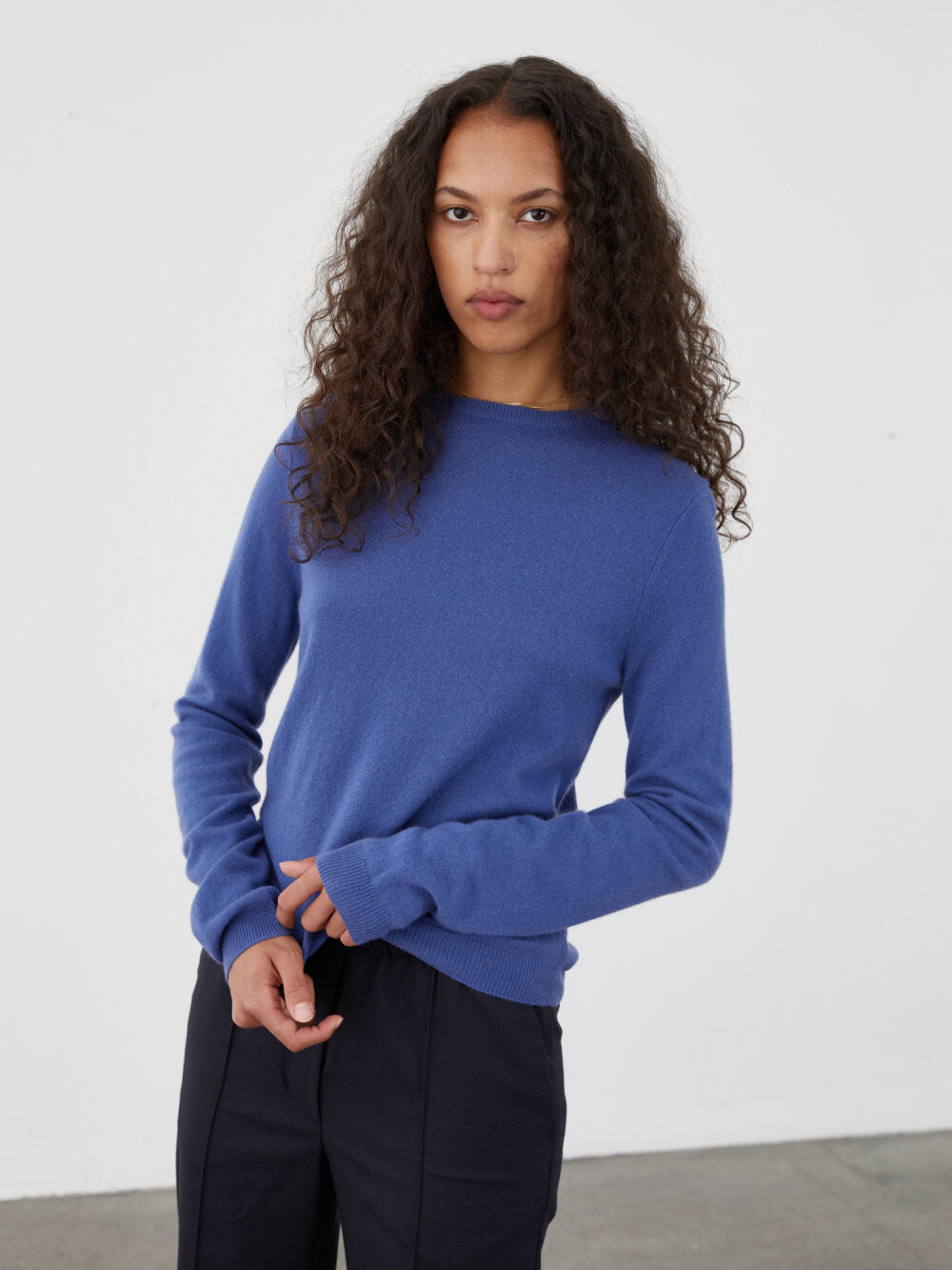 kashmir-roundneck-troeje-i-kobolt-blaa-peoples-republic-of-cashmere