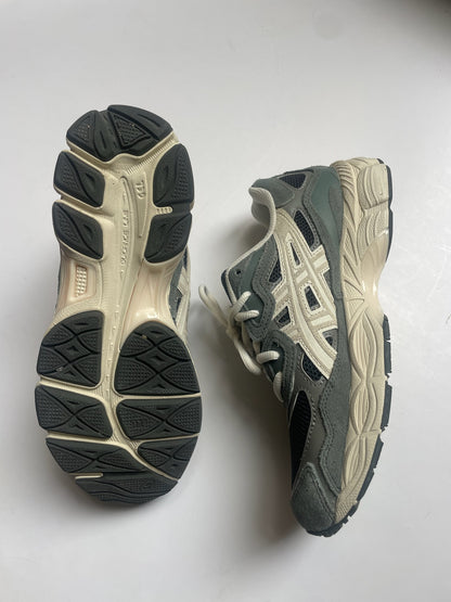 Asics Sneakers