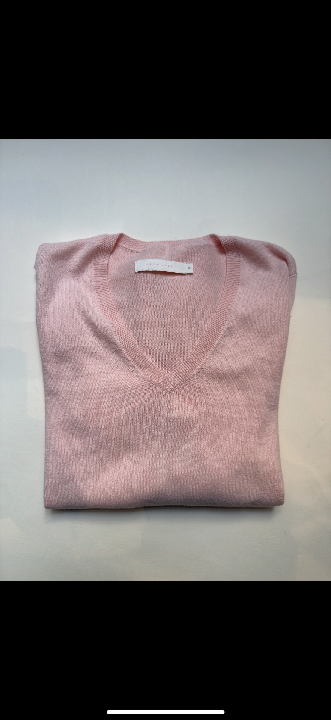 Naja Lauf V-Neck Sweater