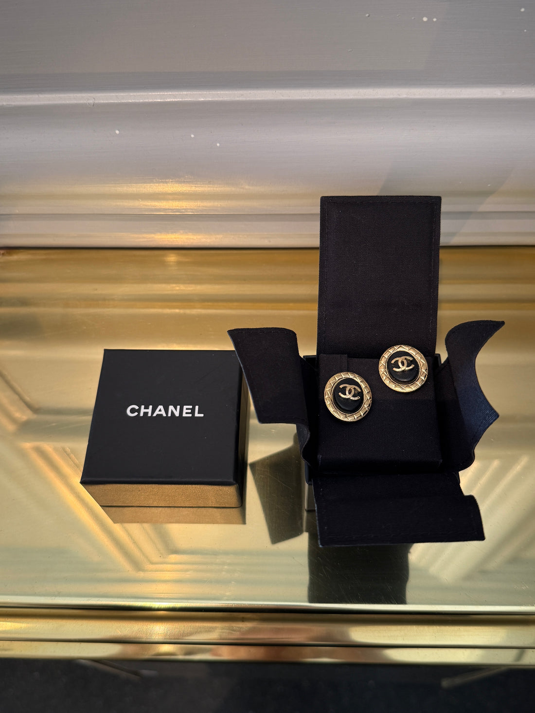 Chanel Ørestikker