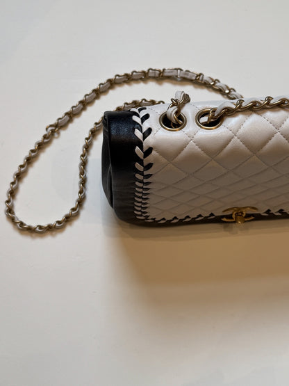 Chanel Bicolor Calfskin Braided Chic Flap taske